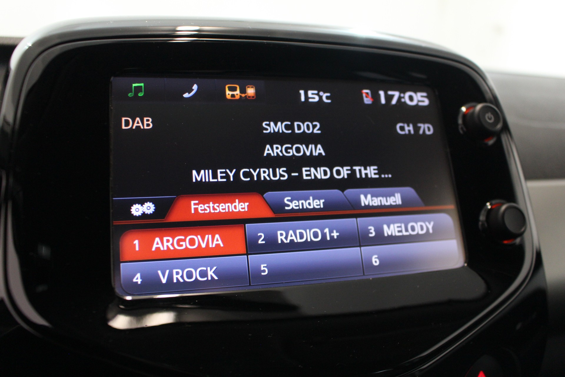 CITROEN C1 1.2 PureTech Shine Airscape-image-14