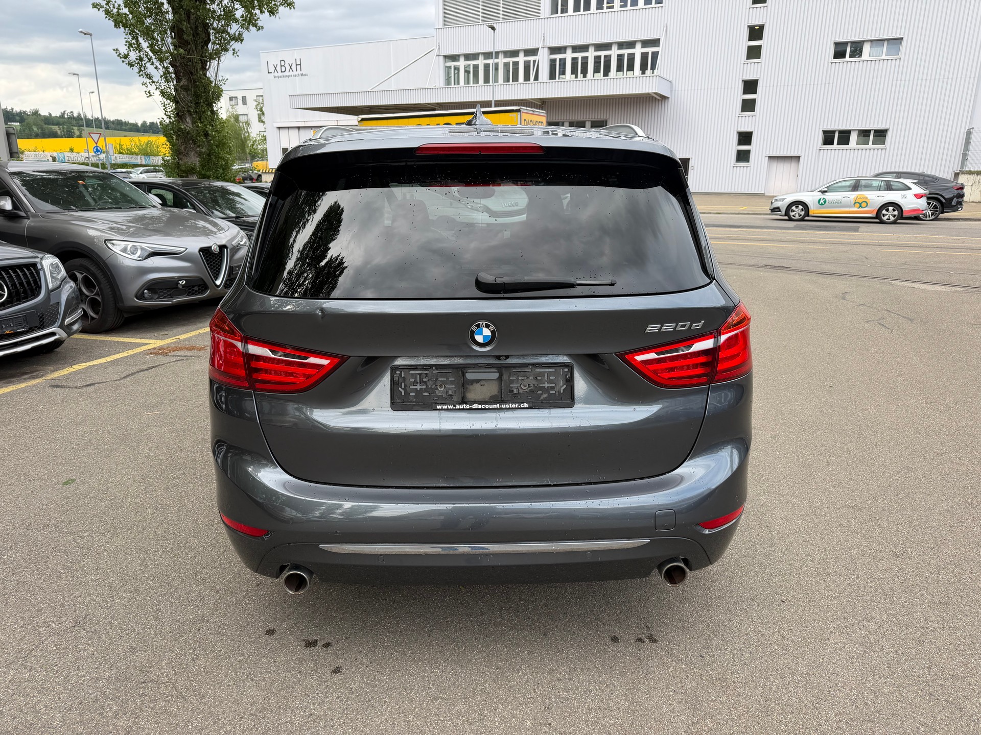 BMW 220d Gran Tourer Luxury Line-image-6