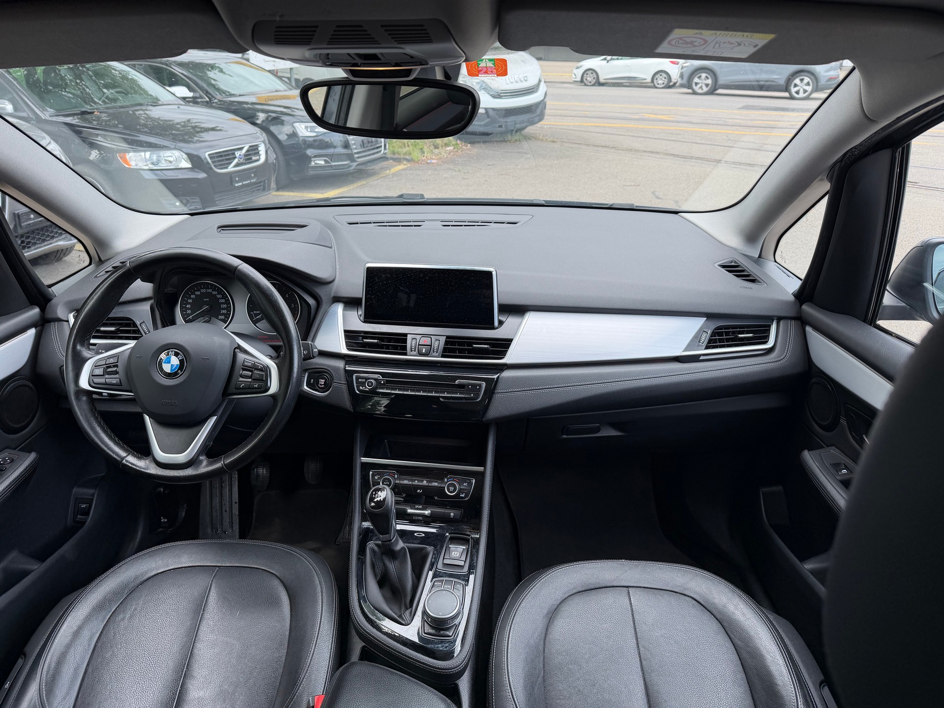 BMW 220d Gran Tourer Luxury Line-image-8
