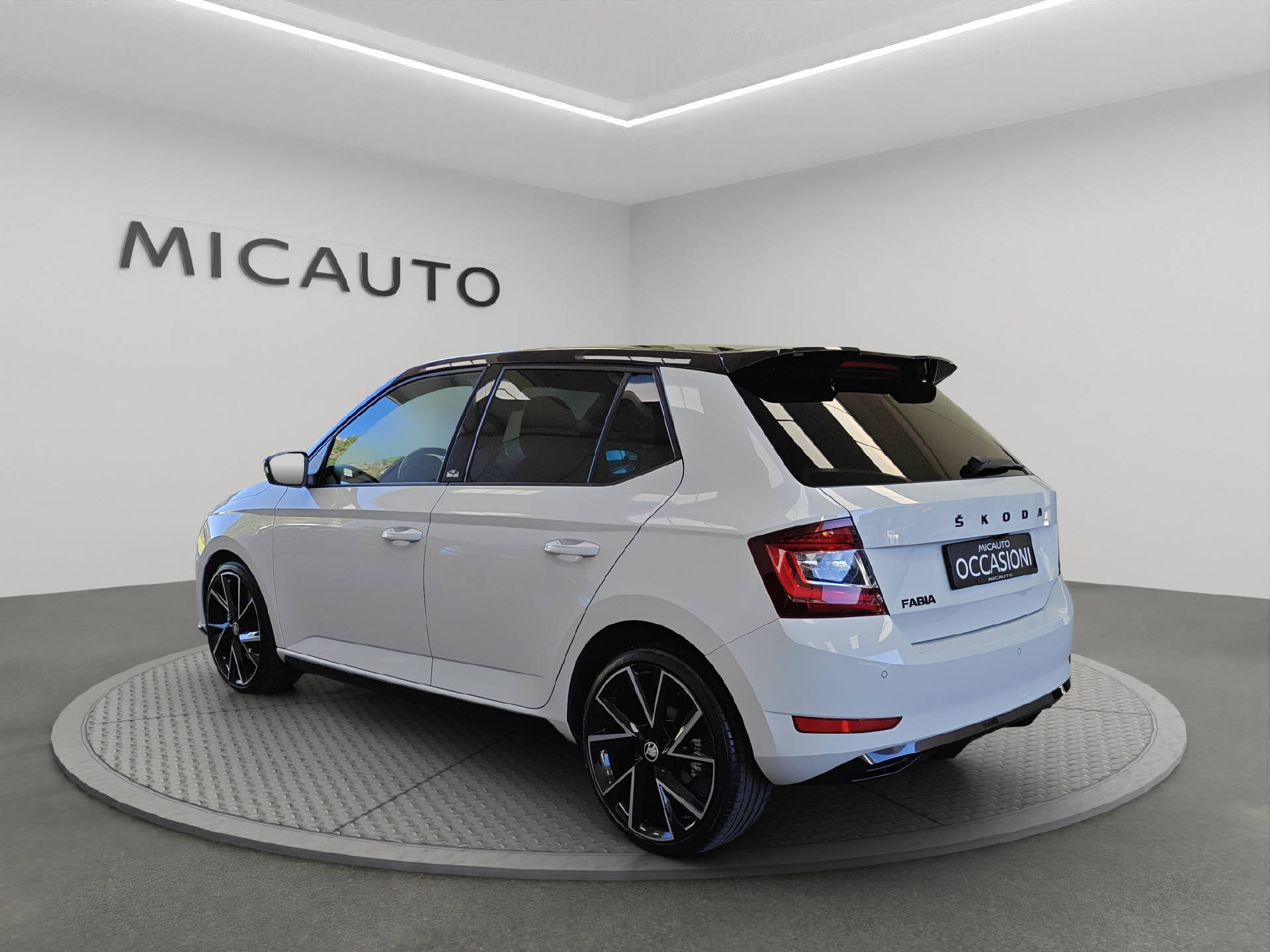 SKODA Fabia 1.0 TSI Monte Carlo DSG-image-2