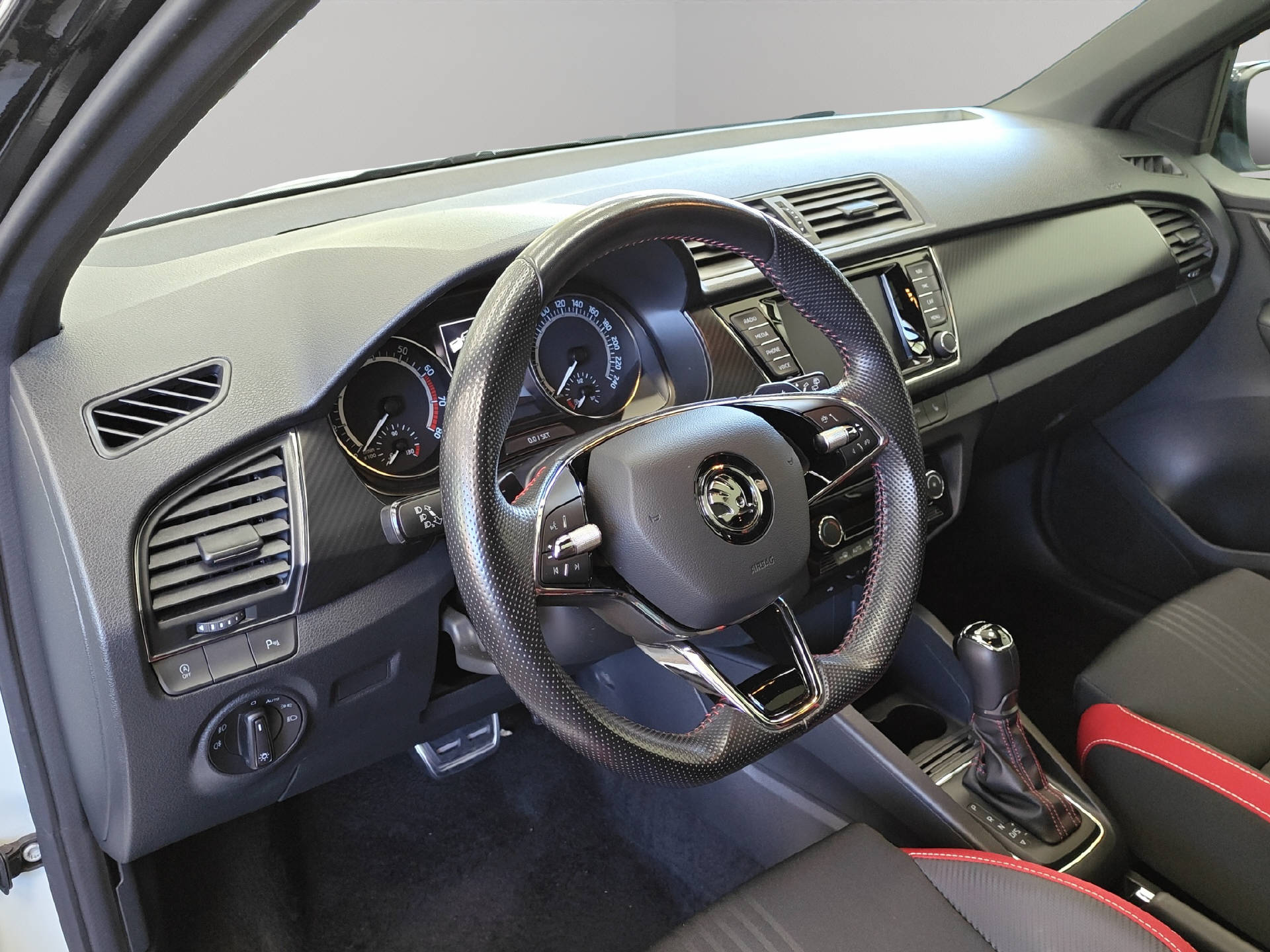 SKODA Fabia 1.0 TSI Monte Carlo DSG-image-9
