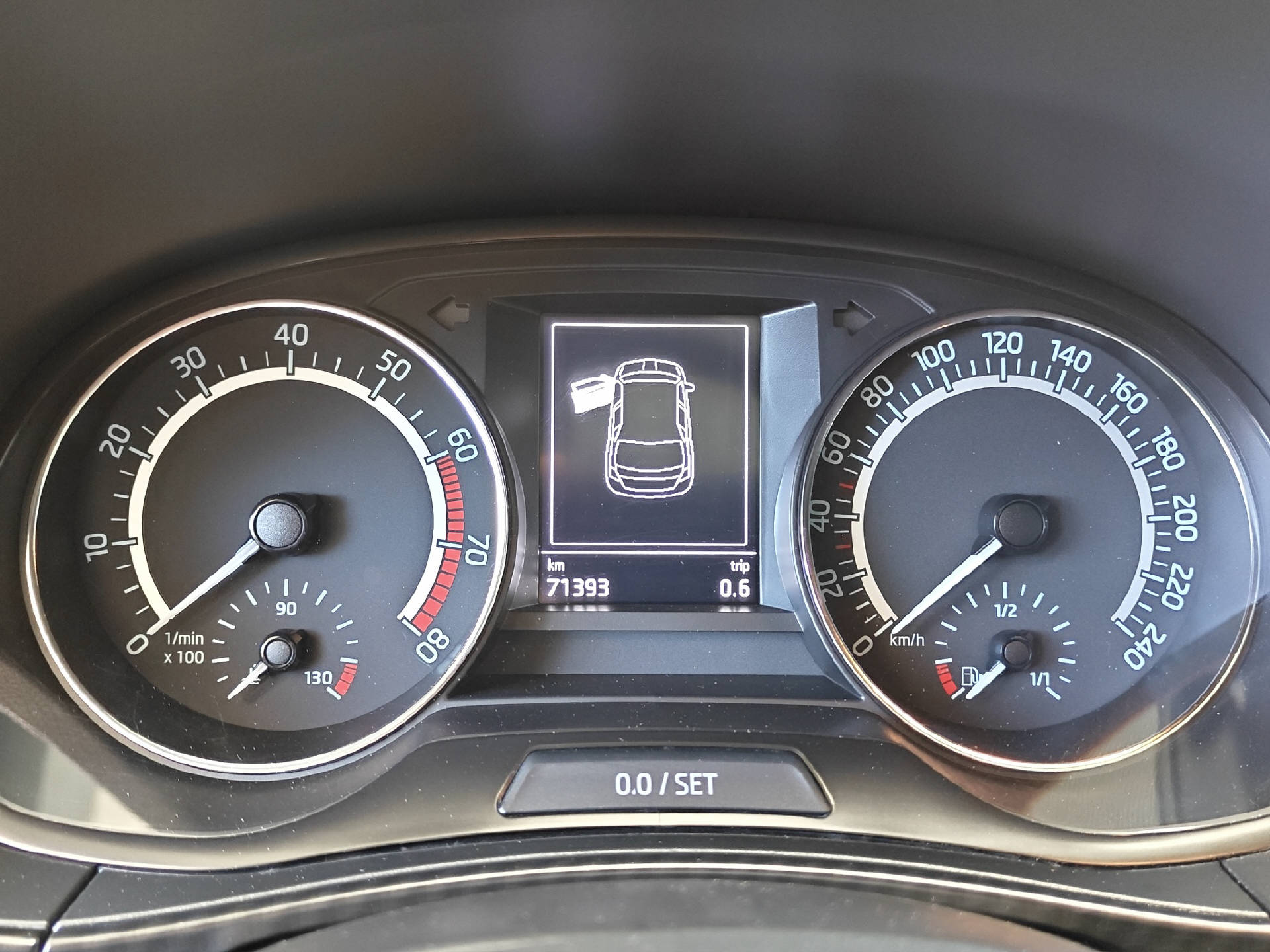 SKODA Fabia 1.0 TSI Monte Carlo DSG-image-10