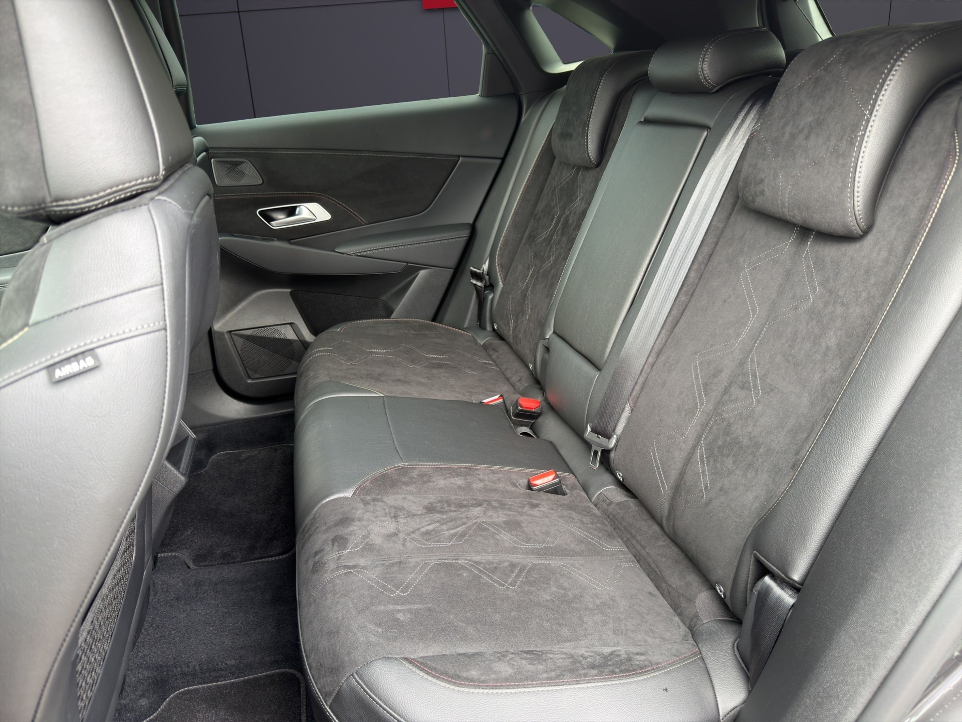 DS AUTOMOBILES DS7 1.5 BlueHDi Pallas-image-6