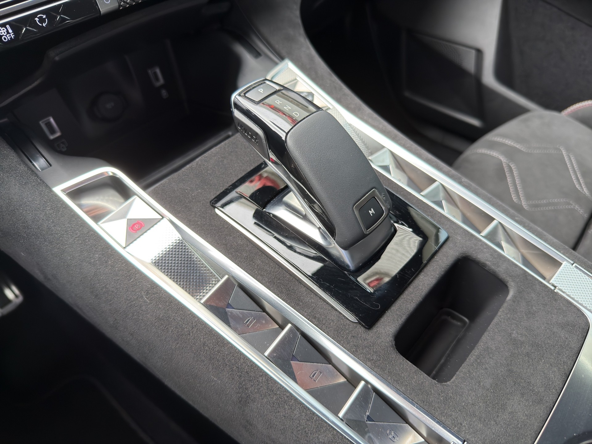 DS AUTOMOBILES DS7 1.5 BlueHDi Pallas-image-10