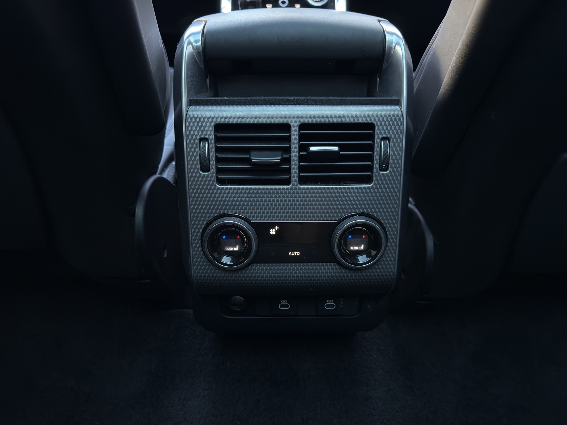 LAND ROVER Range Rover Sport 3.0 I6D HSE Dynamic-image-17