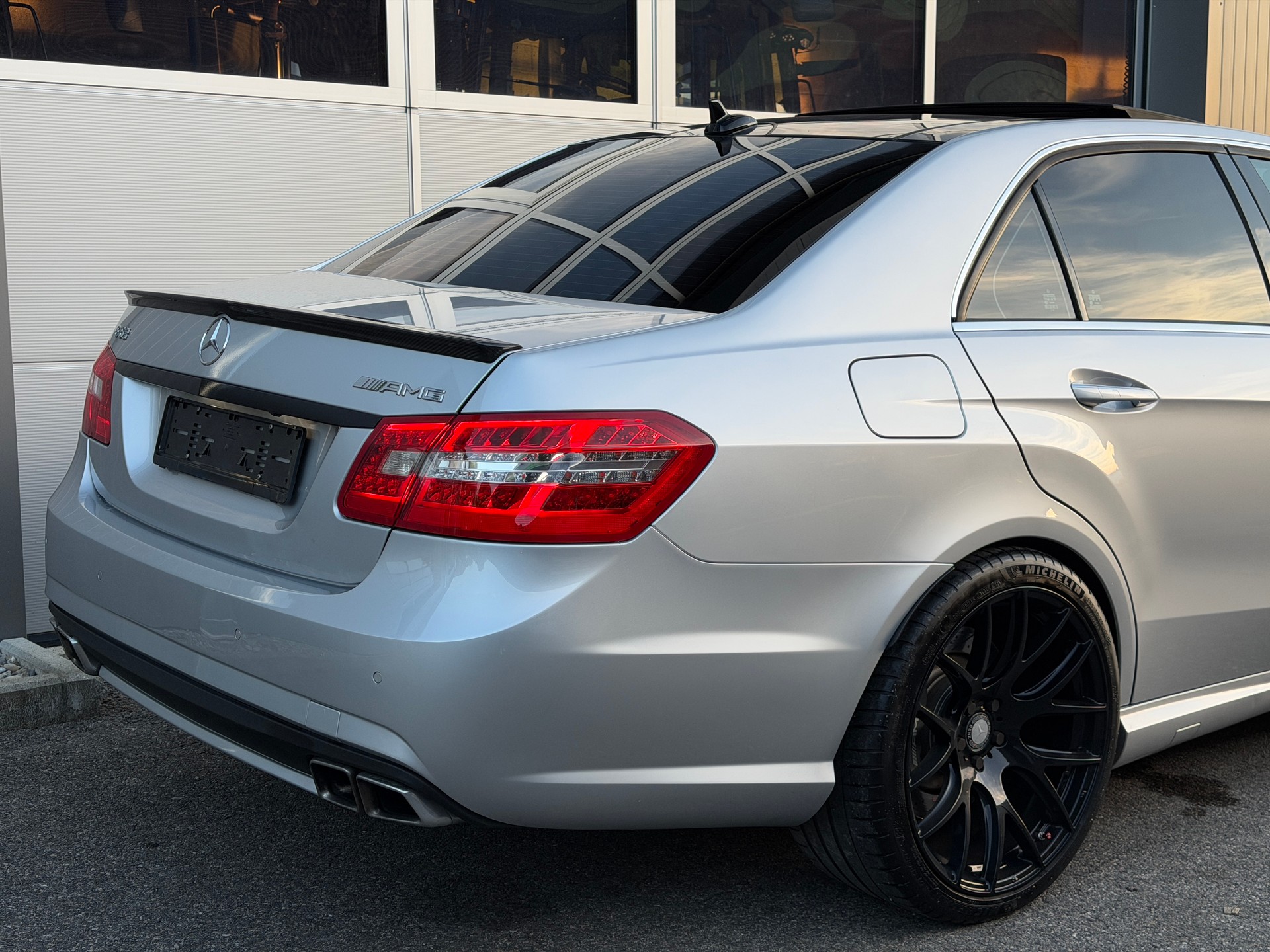 MERCEDES-BENZ E 63 CGI AMG 7G-Tronic-image-8