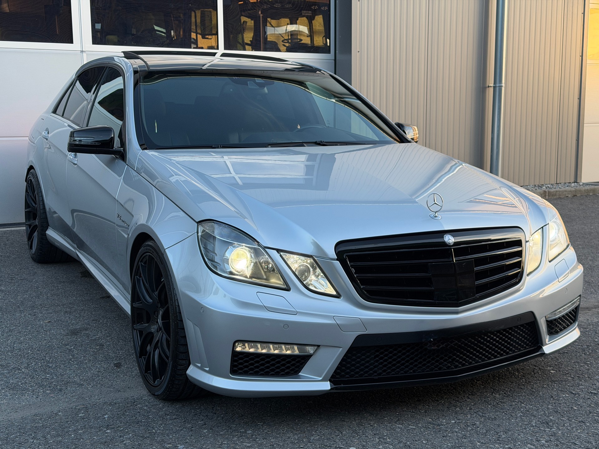 MERCEDES-BENZ E 63 CGI AMG 7G-Tronic-image-3