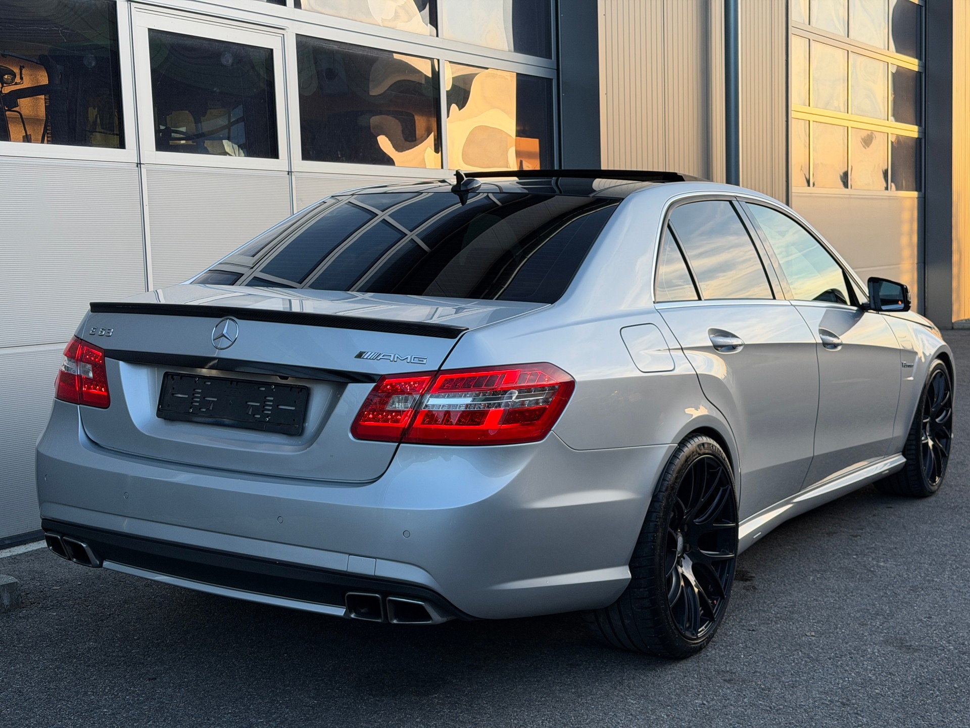 MERCEDES-BENZ E 63 CGI AMG 7G-Tronic-image-1