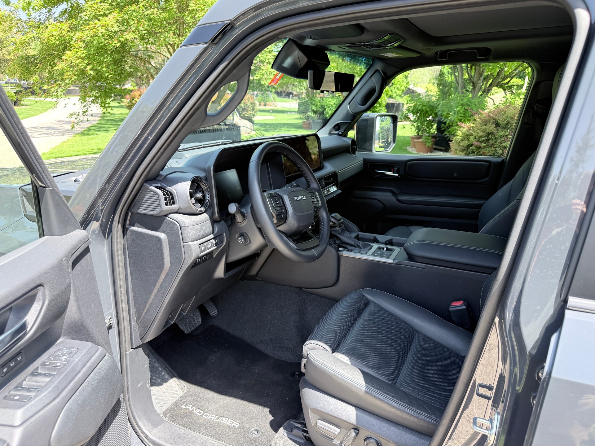 TOYOTA Land Cruiser 2.8TD Invincible-image-5