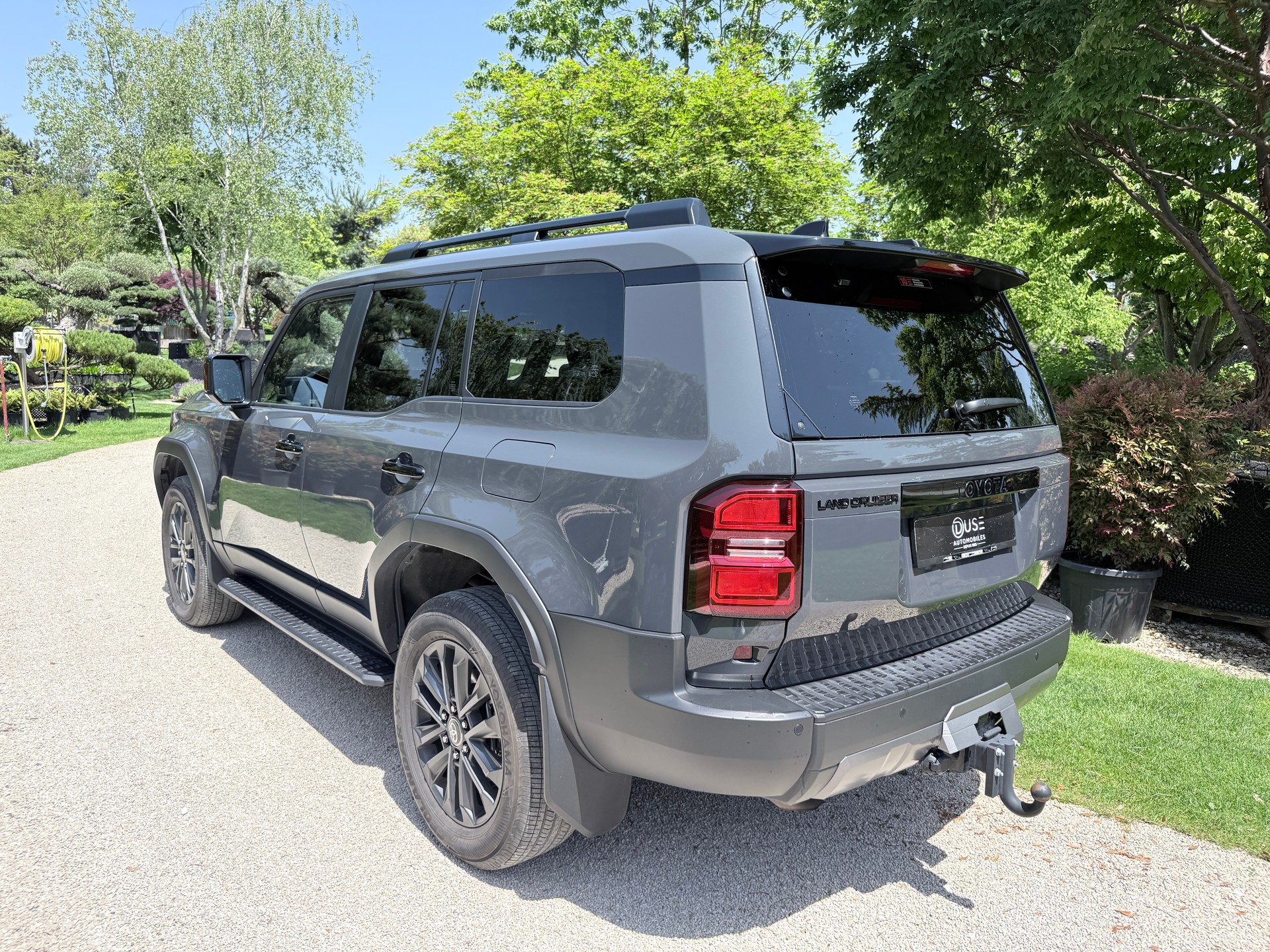 TOYOTA Land Cruiser 2.8TD Invincible-showroom-element-2