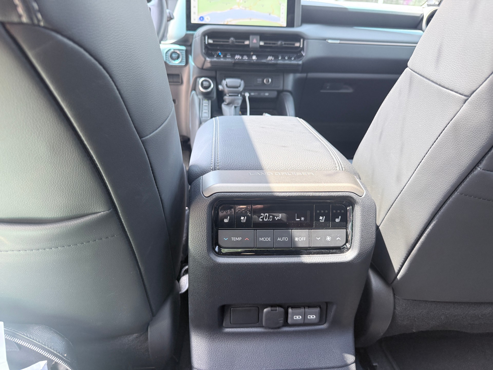TOYOTA Land Cruiser 2.8TD Invincible-image-24