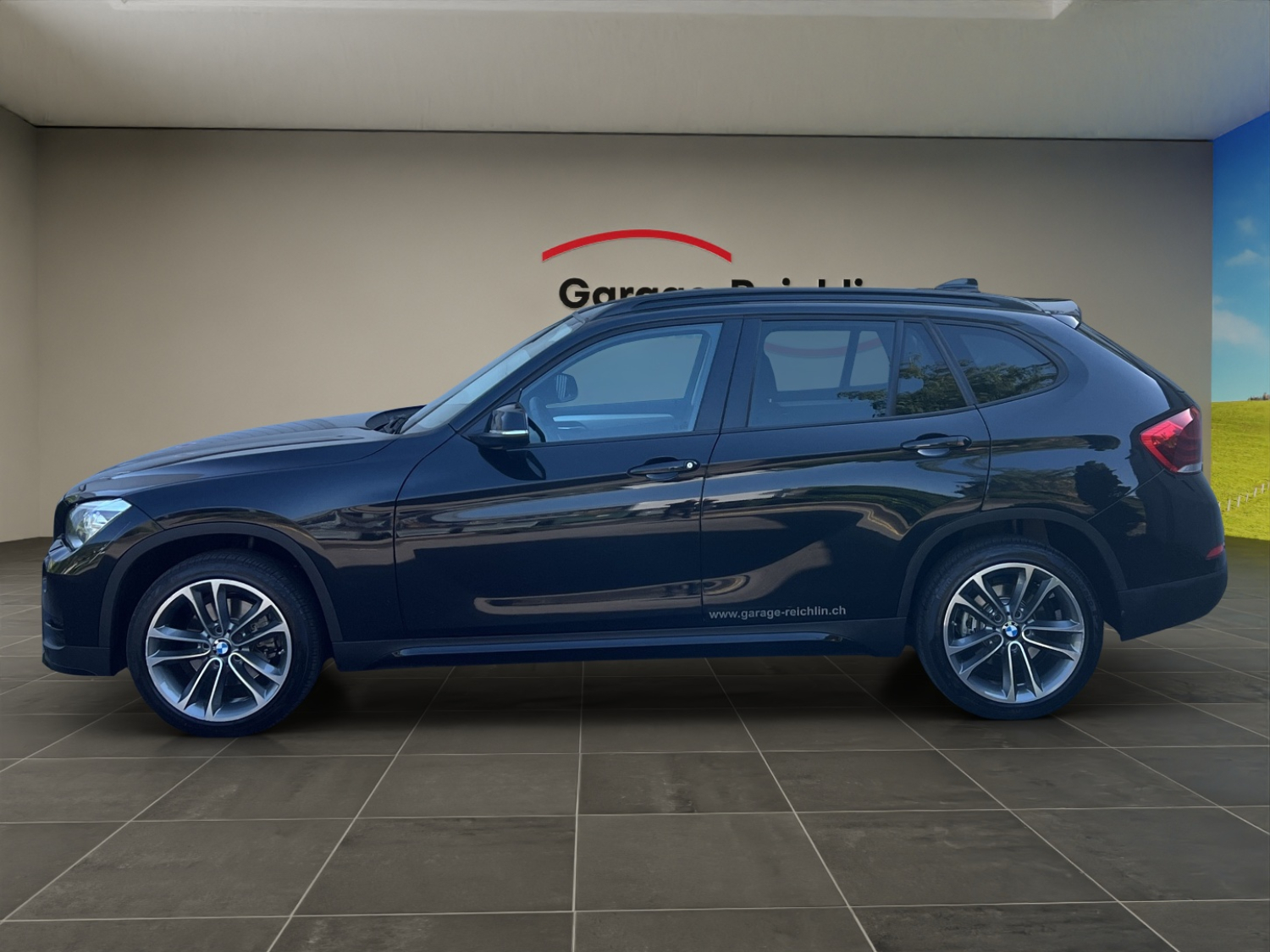 BMW X1 E84 20d xDrive-showroom-element-1
