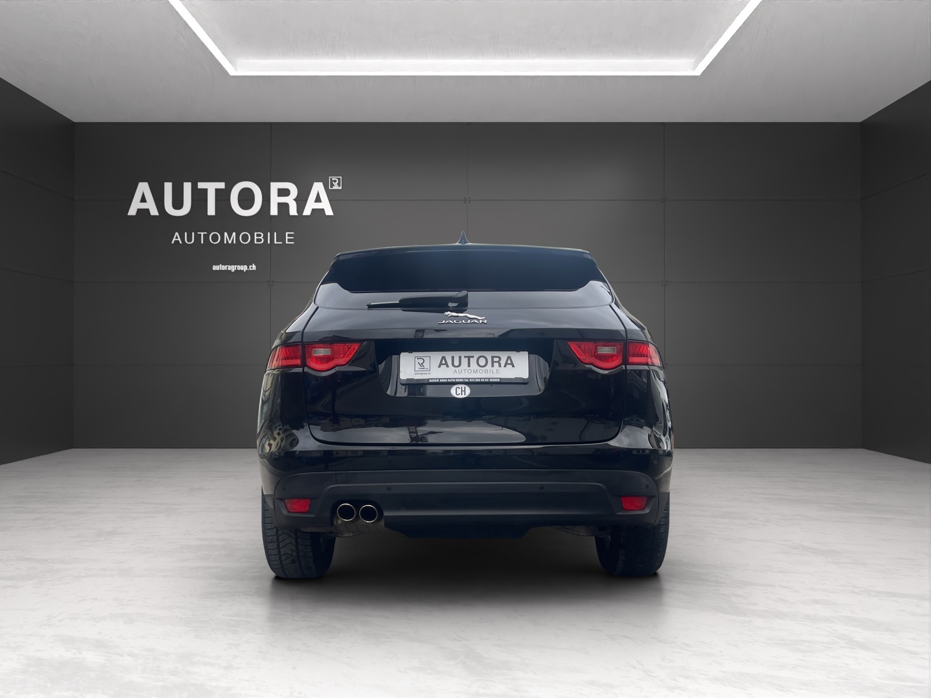 JAGUAR F-Pace 2.0d Pure AWD-image-4