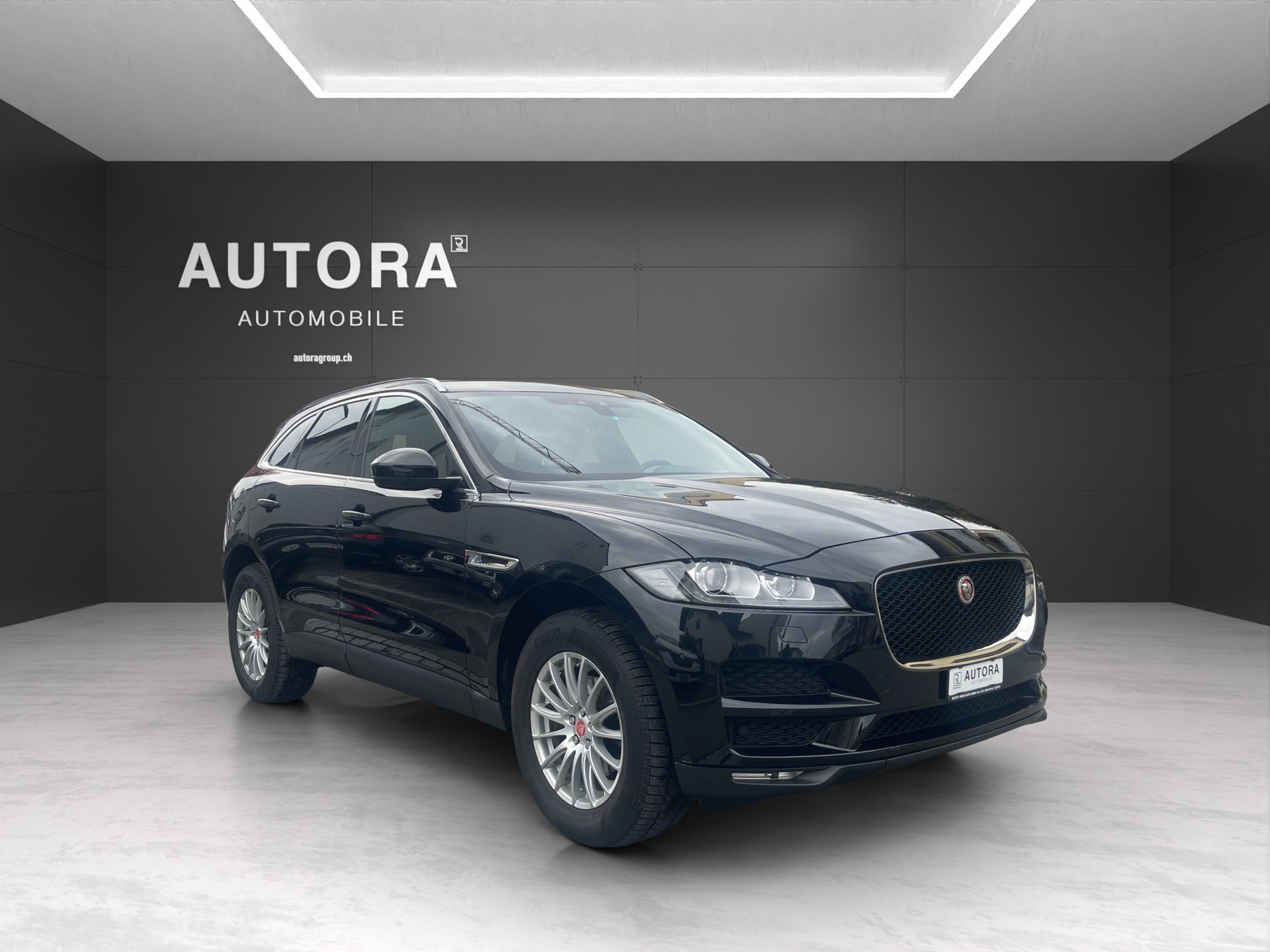 JAGUAR F-Pace 2.0d Pure AWD-image-7