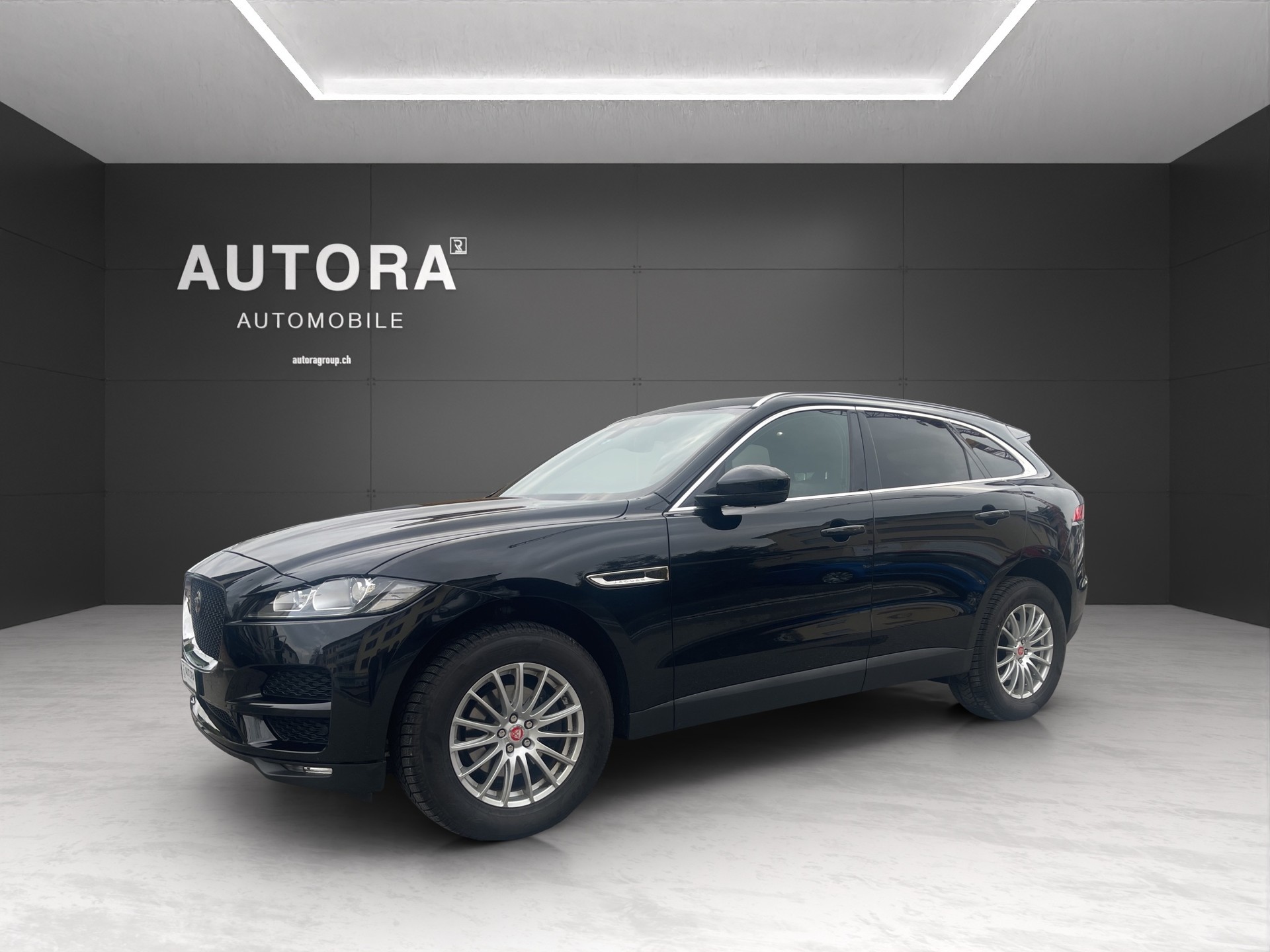 JAGUAR F-Pace 2.0d Pure AWD-image-0