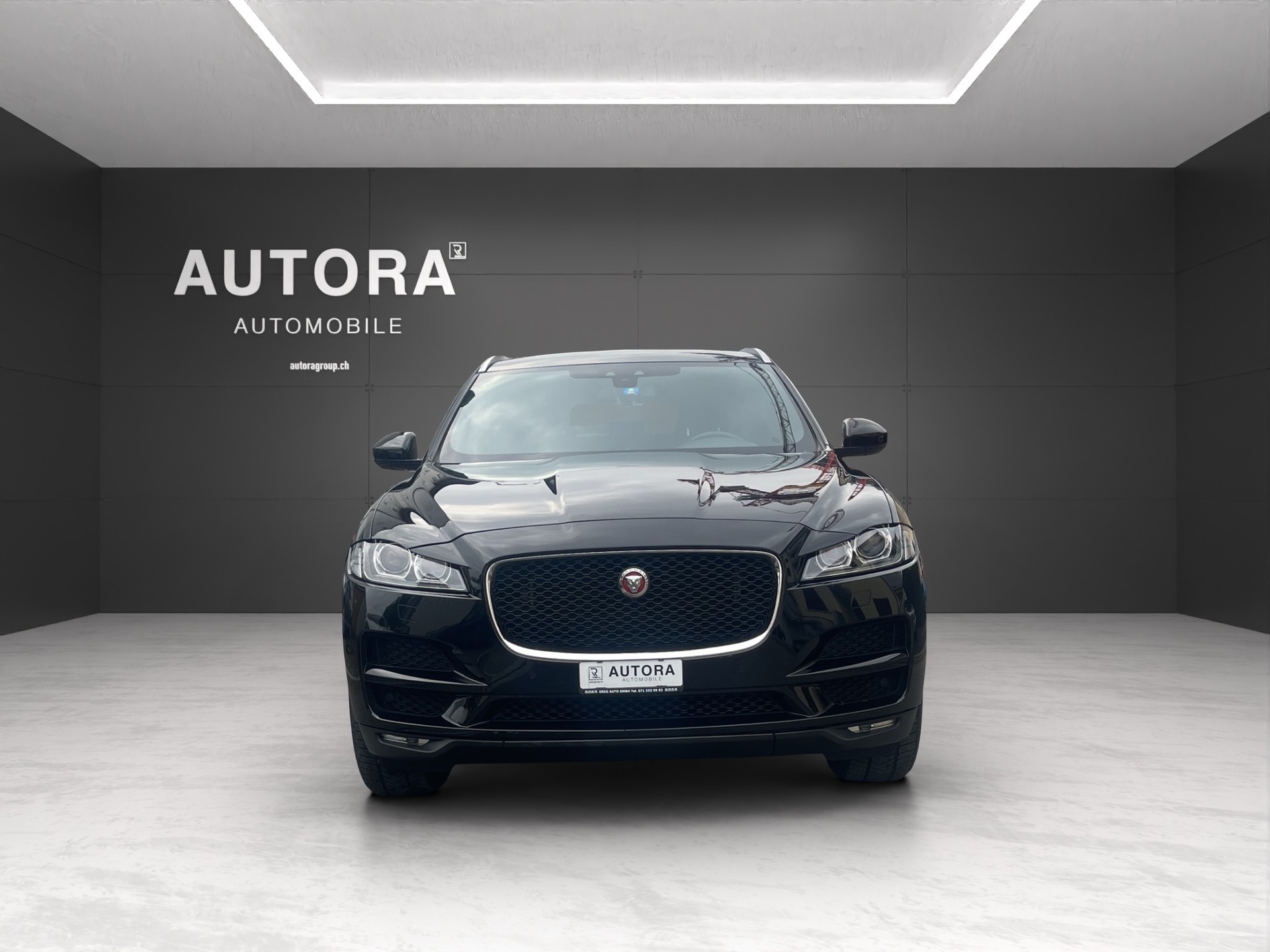 JAGUAR F-Pace 2.0d Pure AWD-image-1