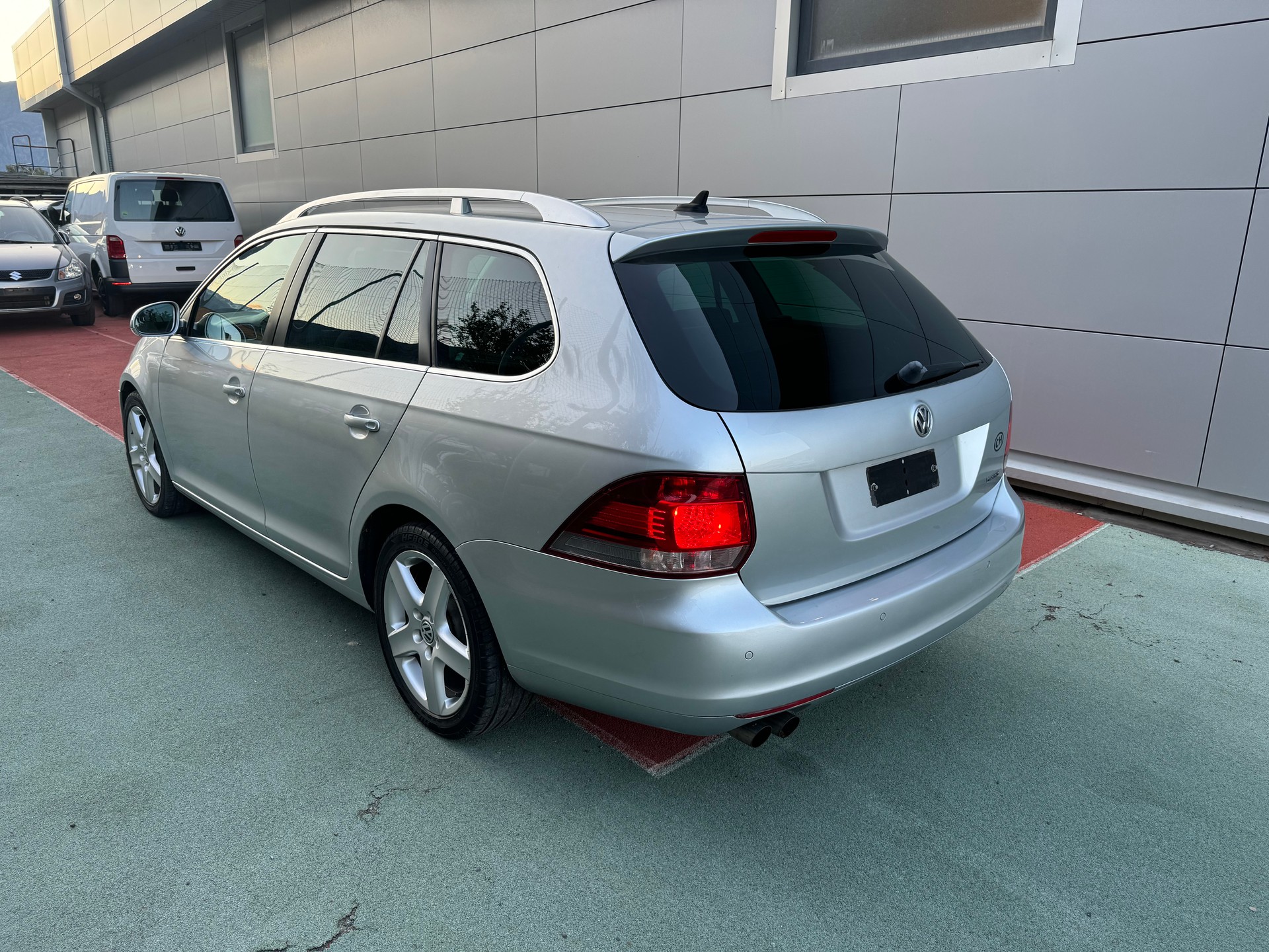 VW Golf Variant 1.6 TDI Team 4Motion-image-3