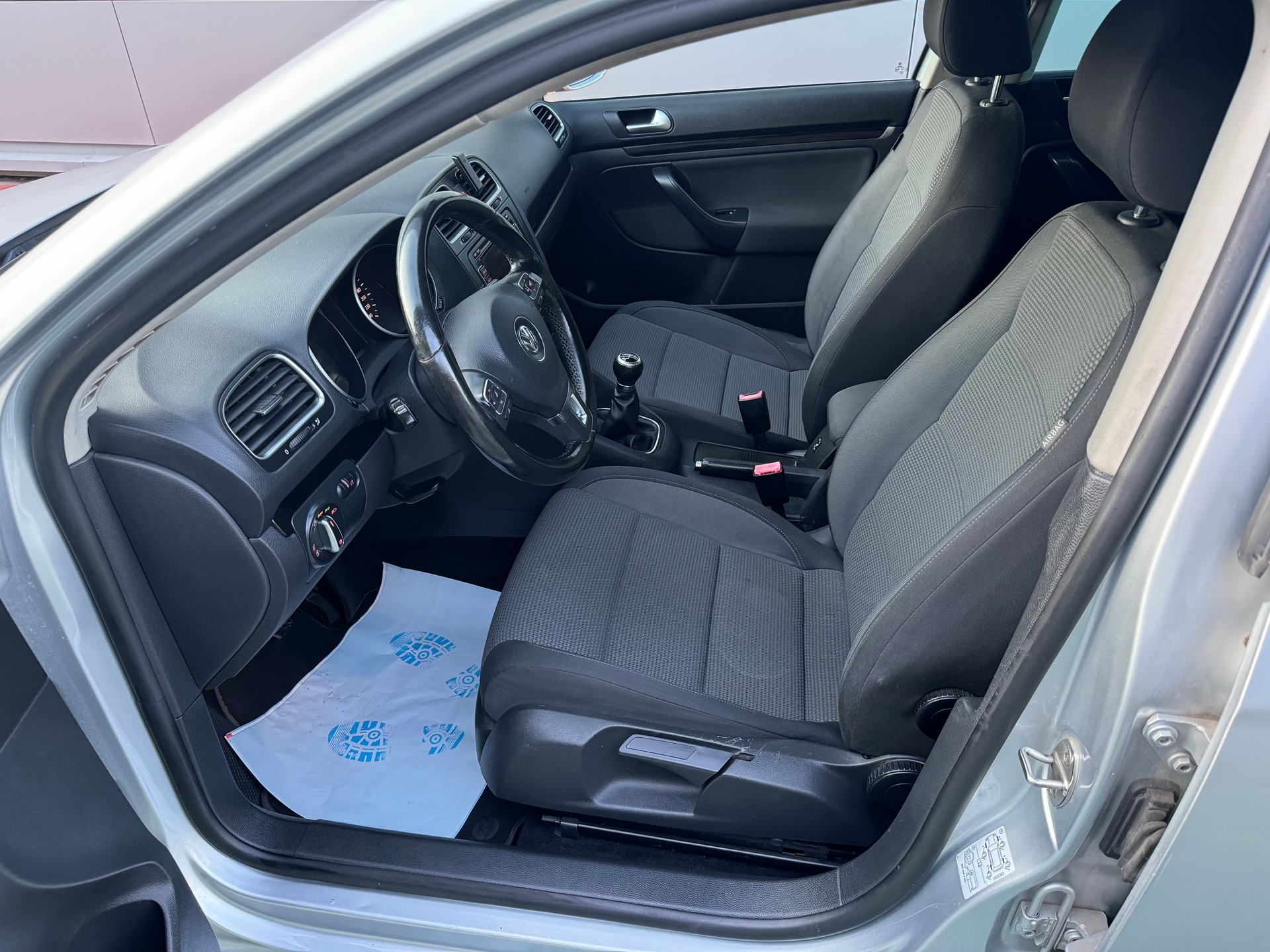 VW Golf Variant 1.6 TDI Team 4Motion-image-7