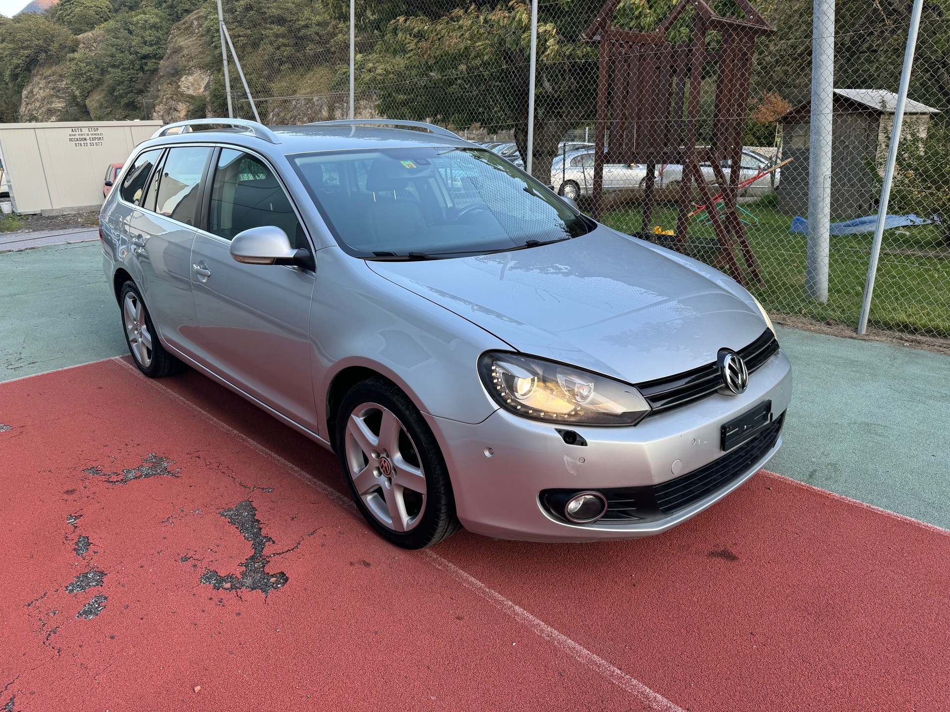 VW Golf Variant 1.6 TDI Team 4Motion-image-1