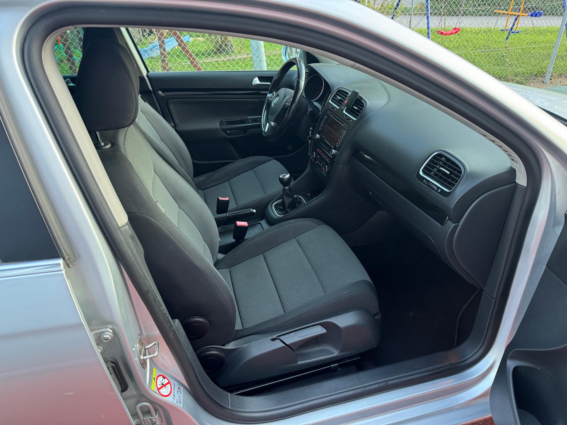 VW Golf Variant 1.6 TDI Team 4Motion-image-8