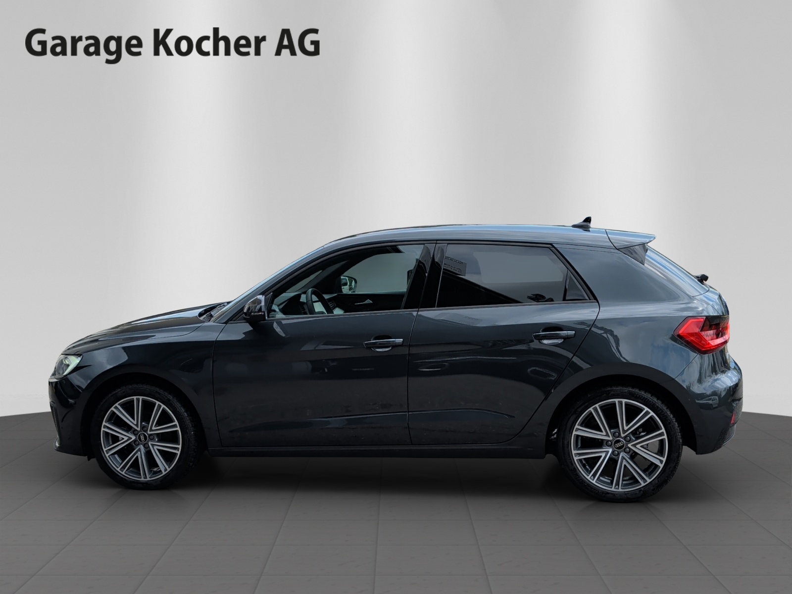 AUDI A1 Sportback 30 TFSI Attraction S-tronic-showroom-element-2