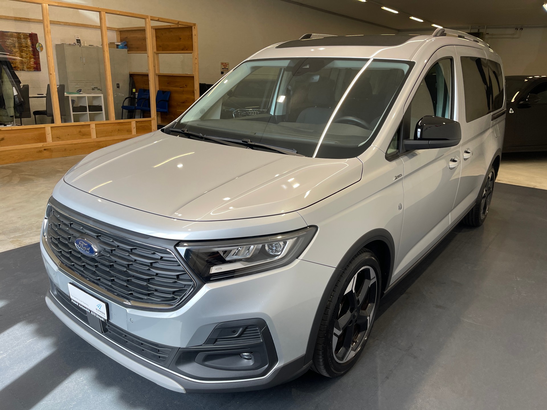 FORD Grand Tourneo Connect 2.0 EcoBlue Active Automat *7 PLATZ*-showroom-element-3