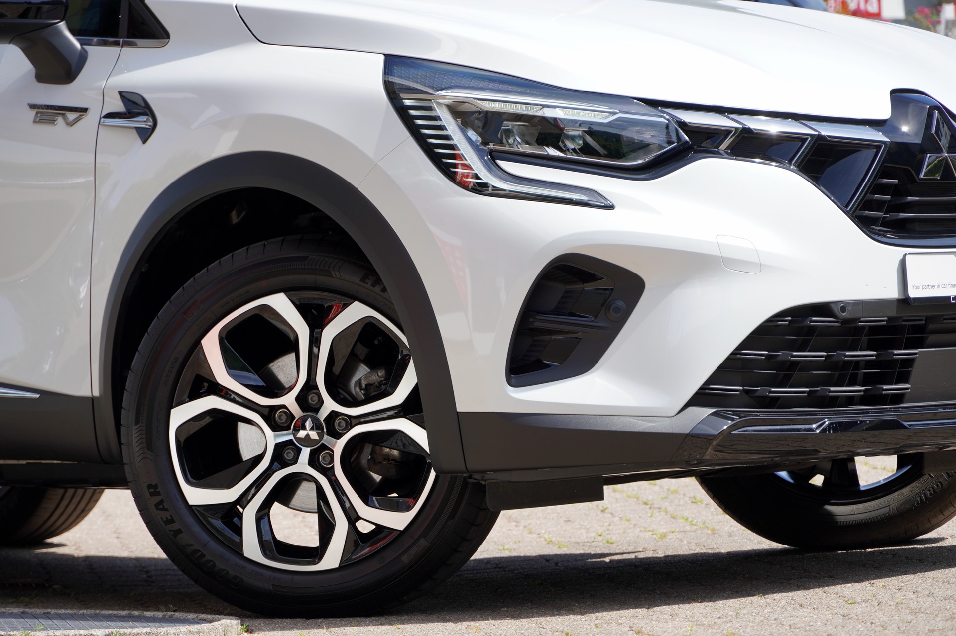 MITSUBISHI ASX 1.6 PHEV Instyle-showroom-element-1
