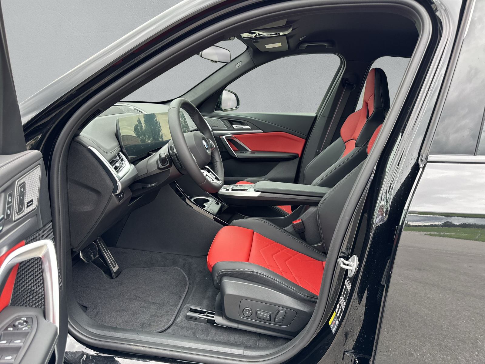 BMW iX1 eDrive 20 M Sport Pro-image-10
