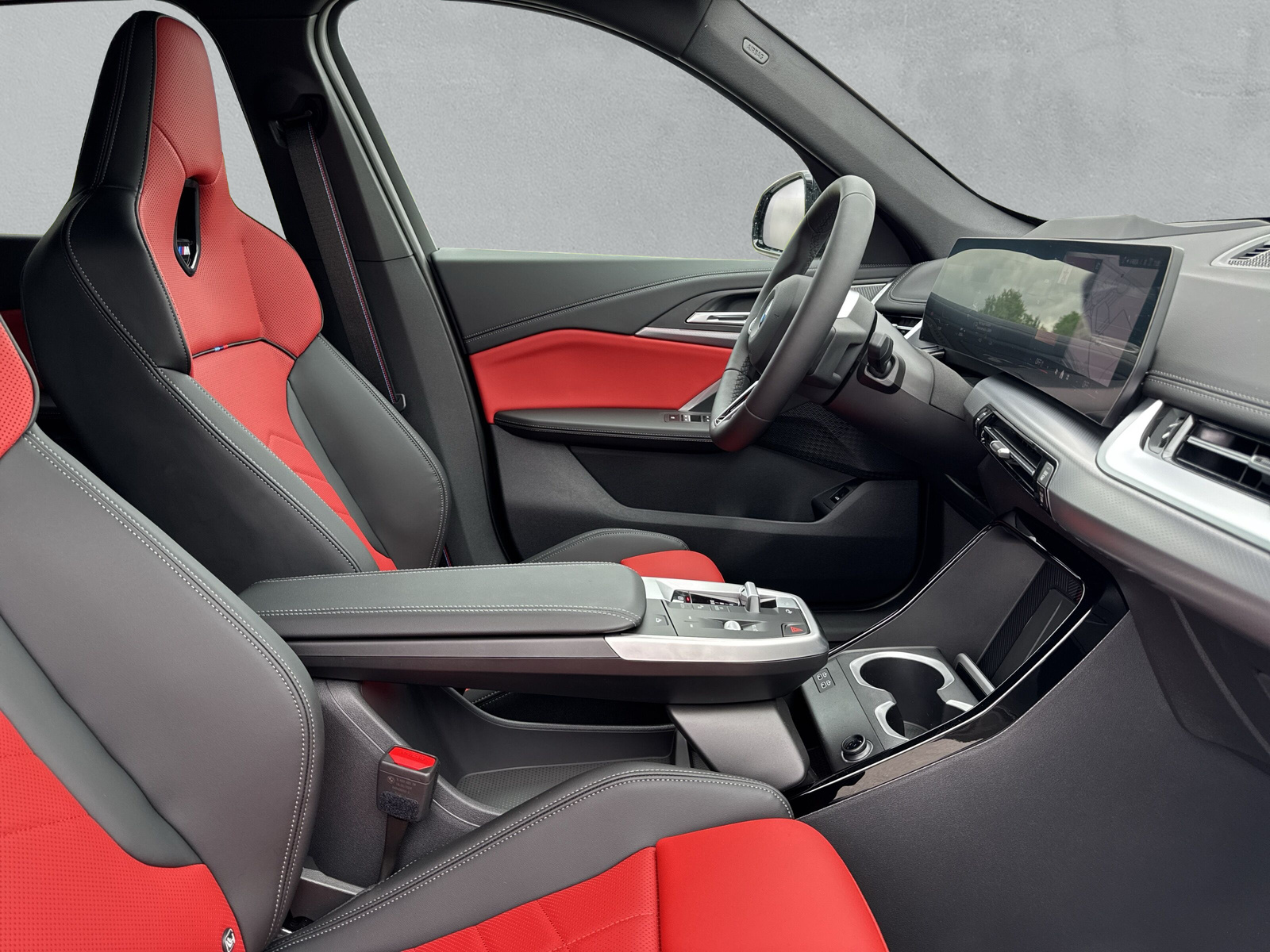 BMW iX1 eDrive 20 M Sport Pro-image-12