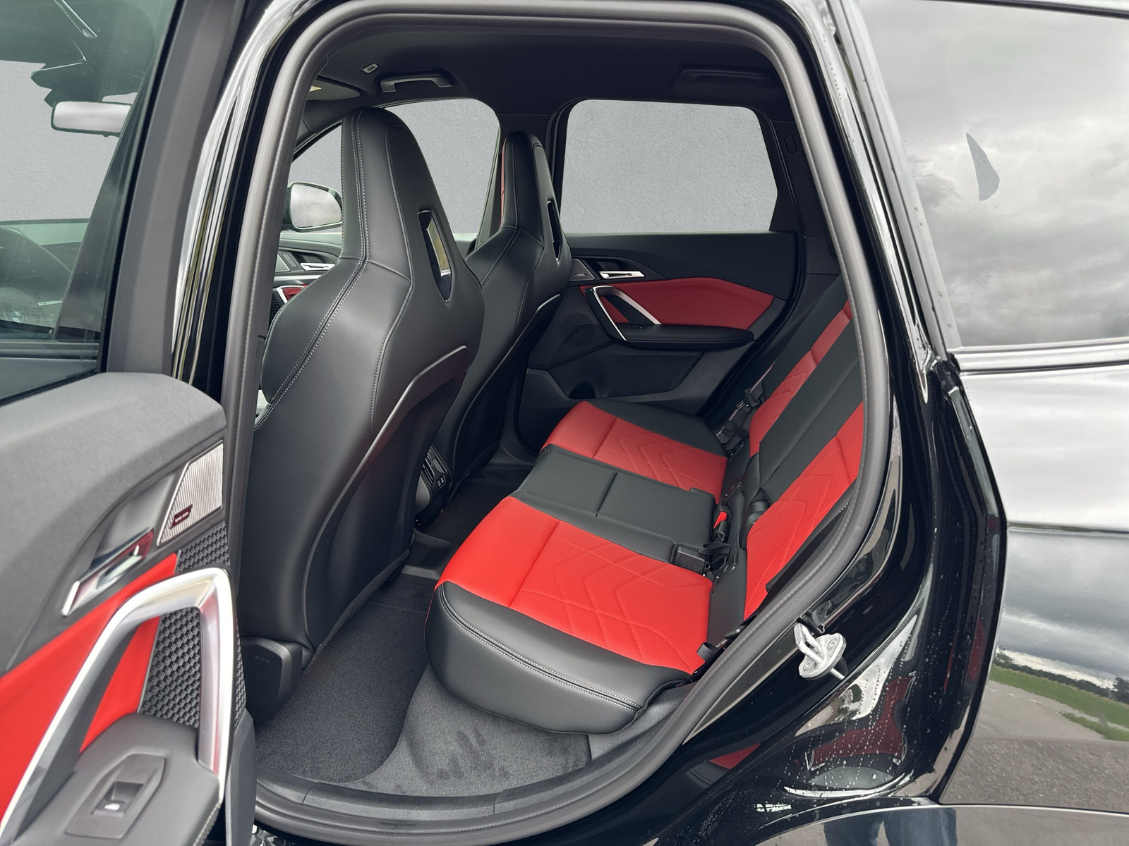 BMW iX1 eDrive 20 M Sport Pro-image-14