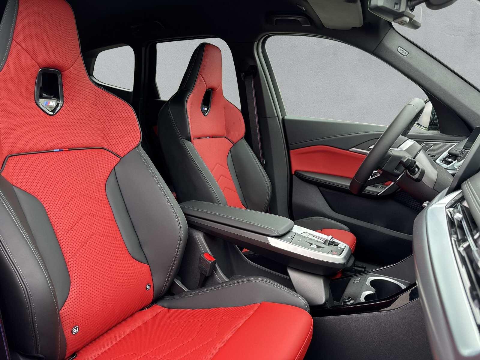 BMW iX1 eDrive 20 M Sport Pro-image-11