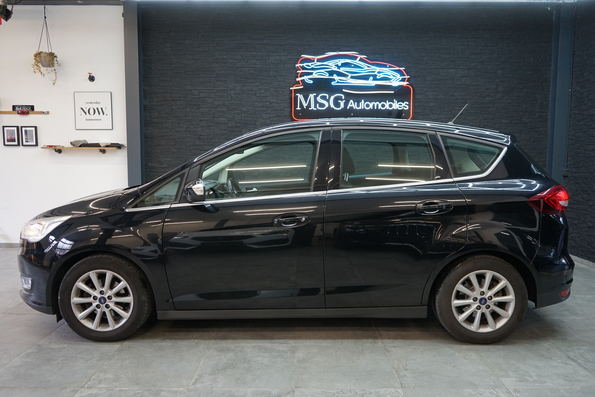 FORD C-Max 1.5 TDCi Trend PowerShift-showroom-element-1