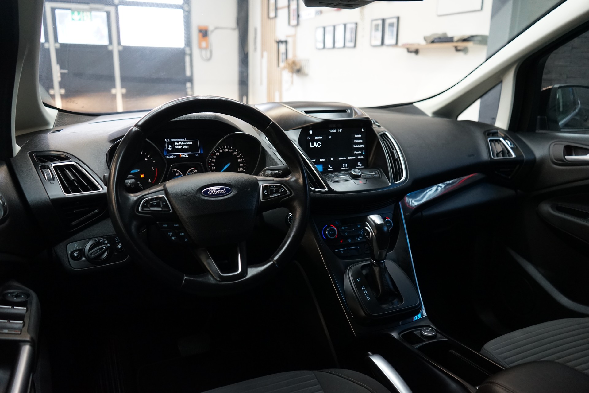 FORD C-Max 1.5 TDCi Trend PowerShift-image-5