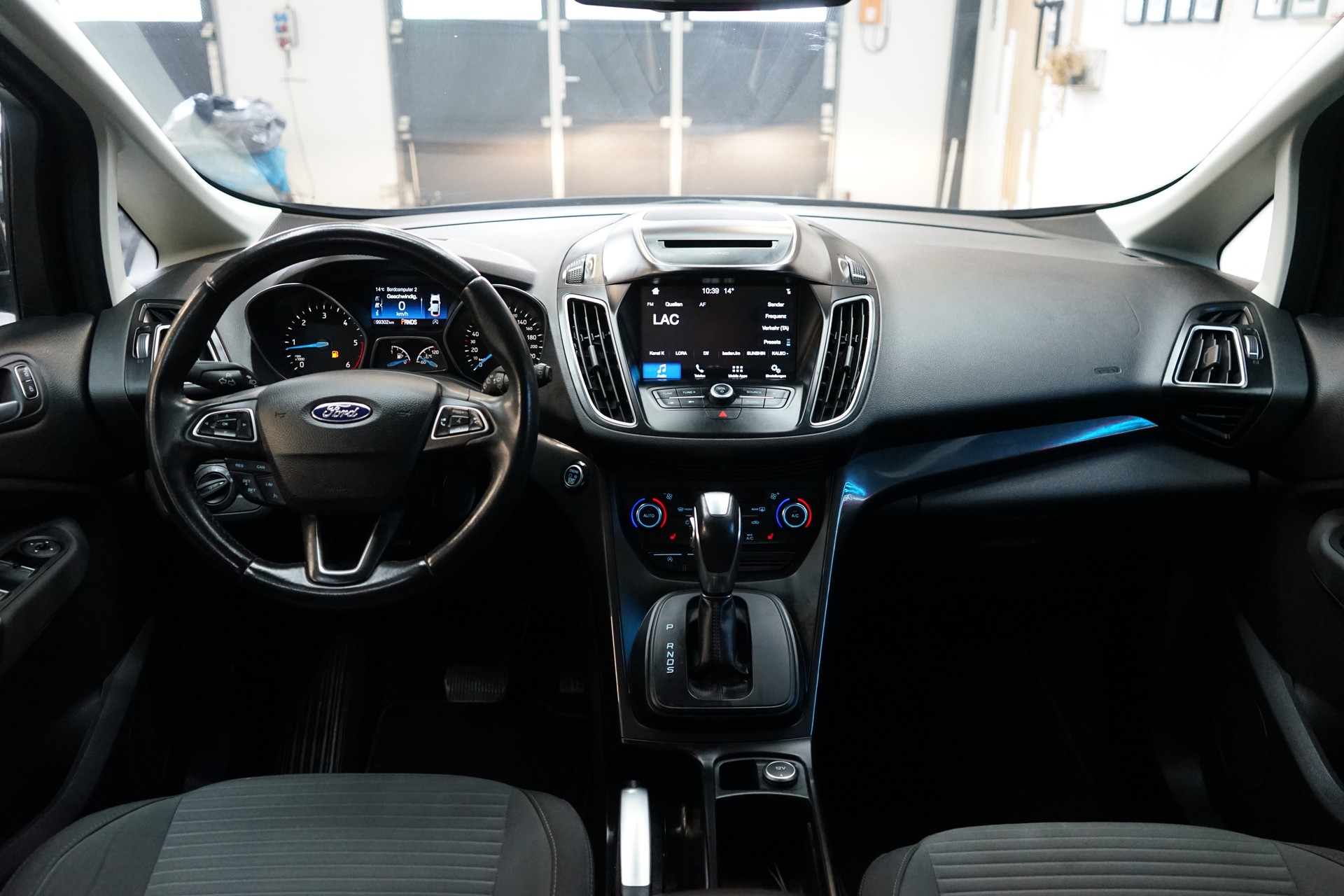 FORD C-Max 1.5 TDCi Trend PowerShift-image-6