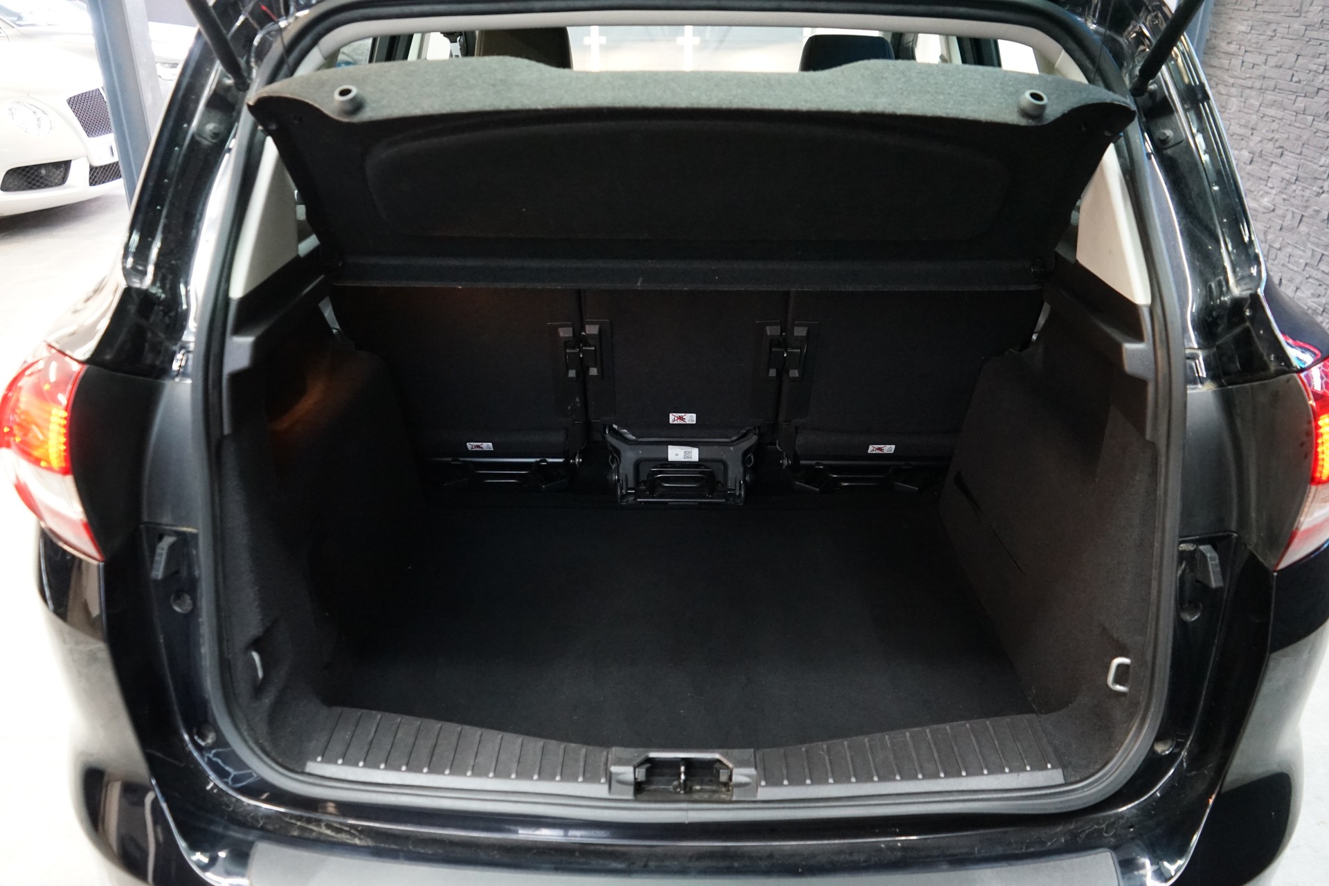 FORD C-Max 1.5 TDCi Trend PowerShift-image-17