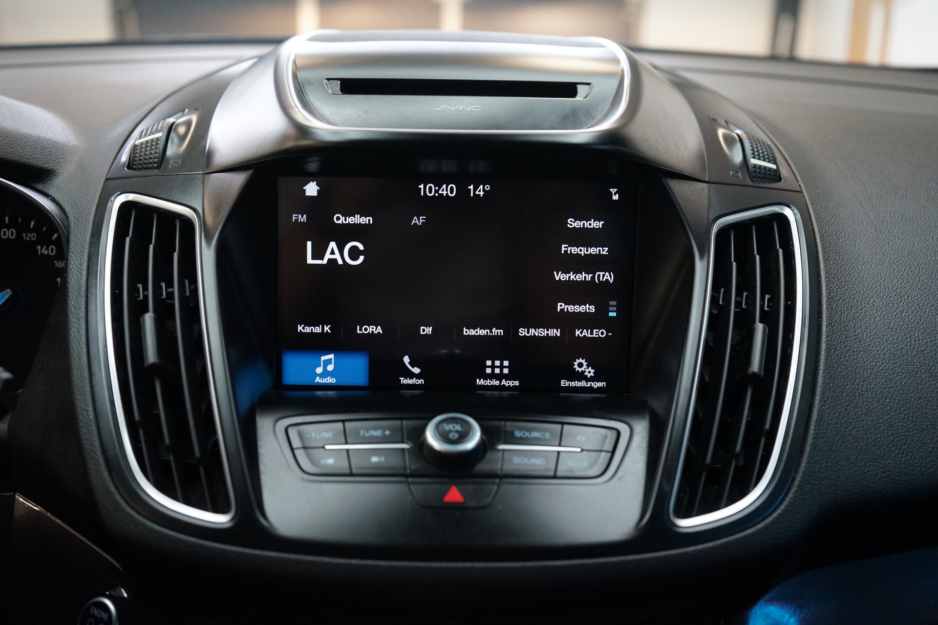 FORD C-Max 1.5 TDCi Trend PowerShift-image-12