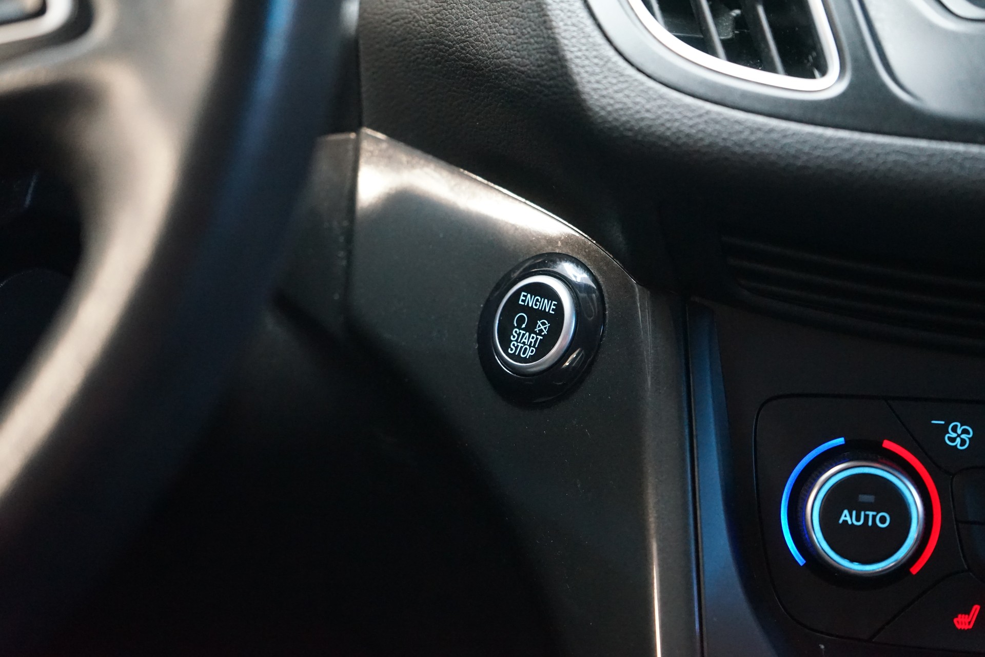 FORD C-Max 1.5 TDCi Trend PowerShift-image-13