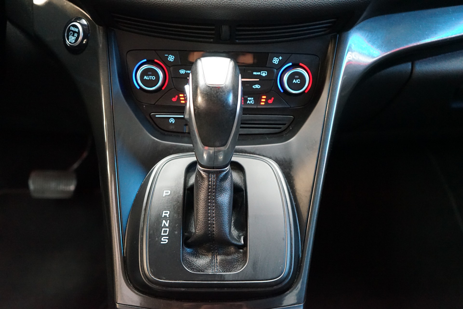 FORD C-Max 1.5 TDCi Trend PowerShift-image-11