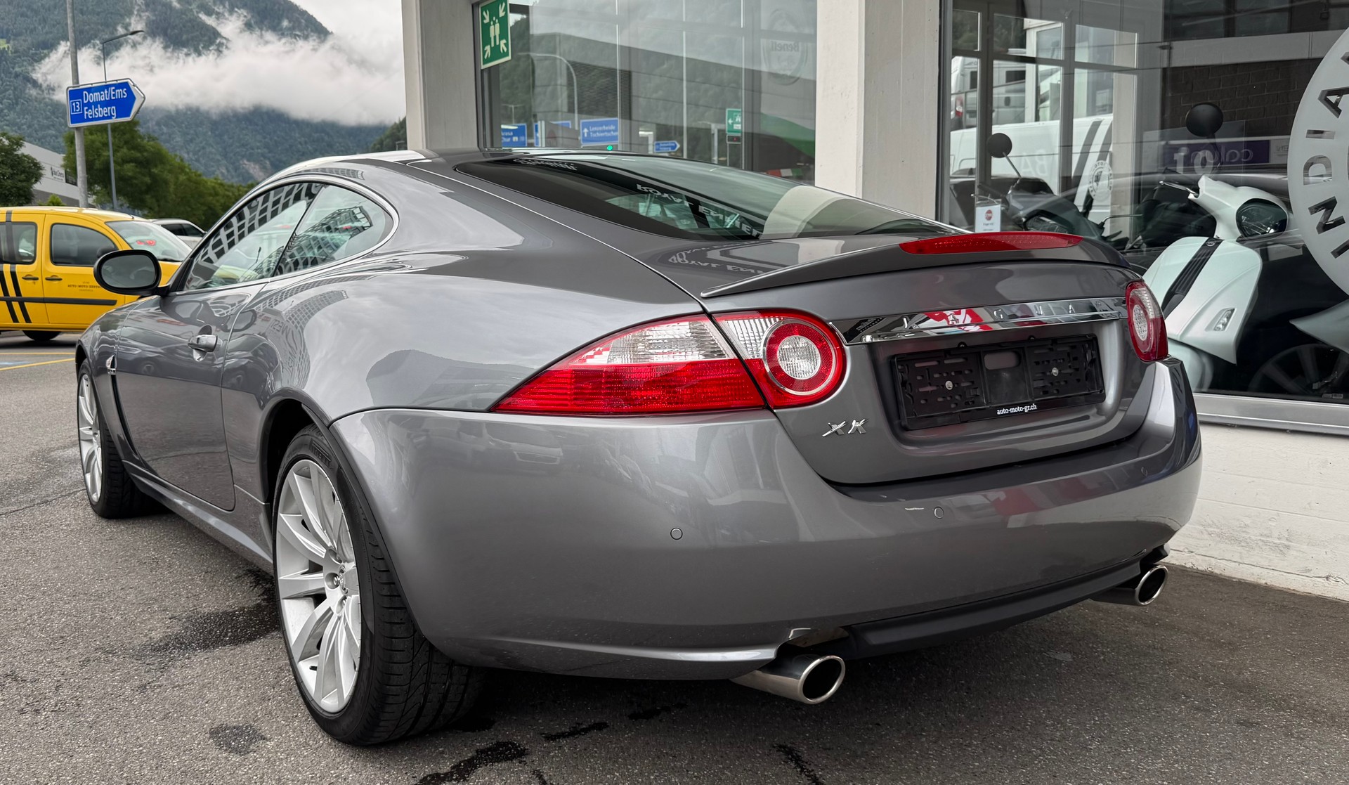 JAGUAR XK 3.5 V8 Automatic-showroom-element-3