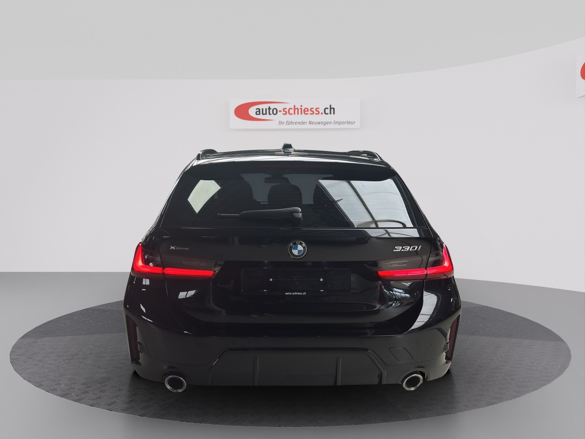 BMW 330i Touring xDrive Steptronic M Sport-image-3