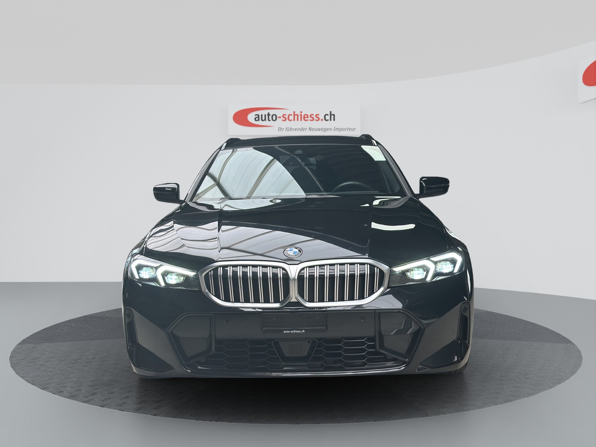 BMW 330i Touring xDrive Steptronic M Sport-image-1