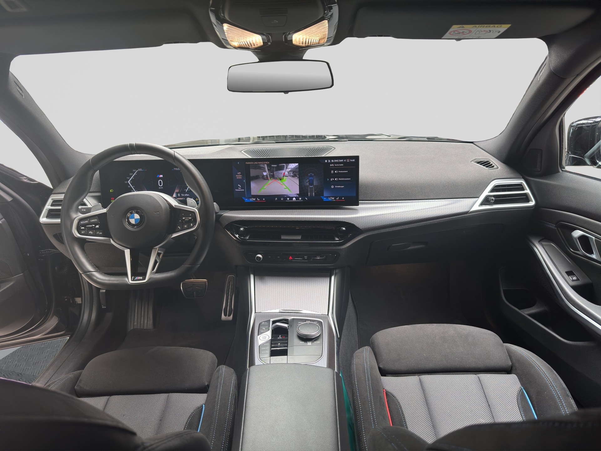BMW 330i Touring xDrive Steptronic M Sport-image-12