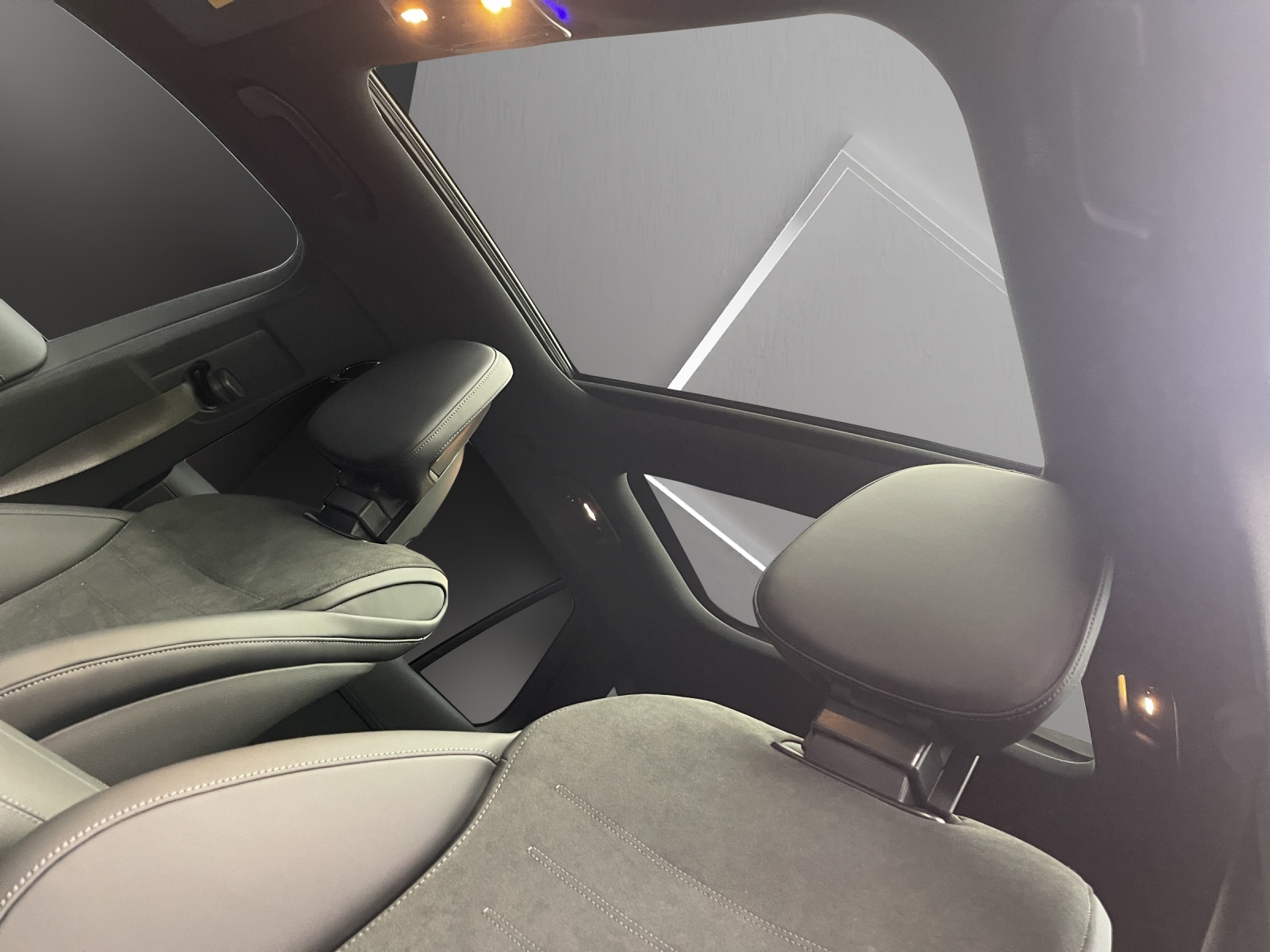 MERCEDES-BENZ C 300 4MATIC T-Modell-image-10