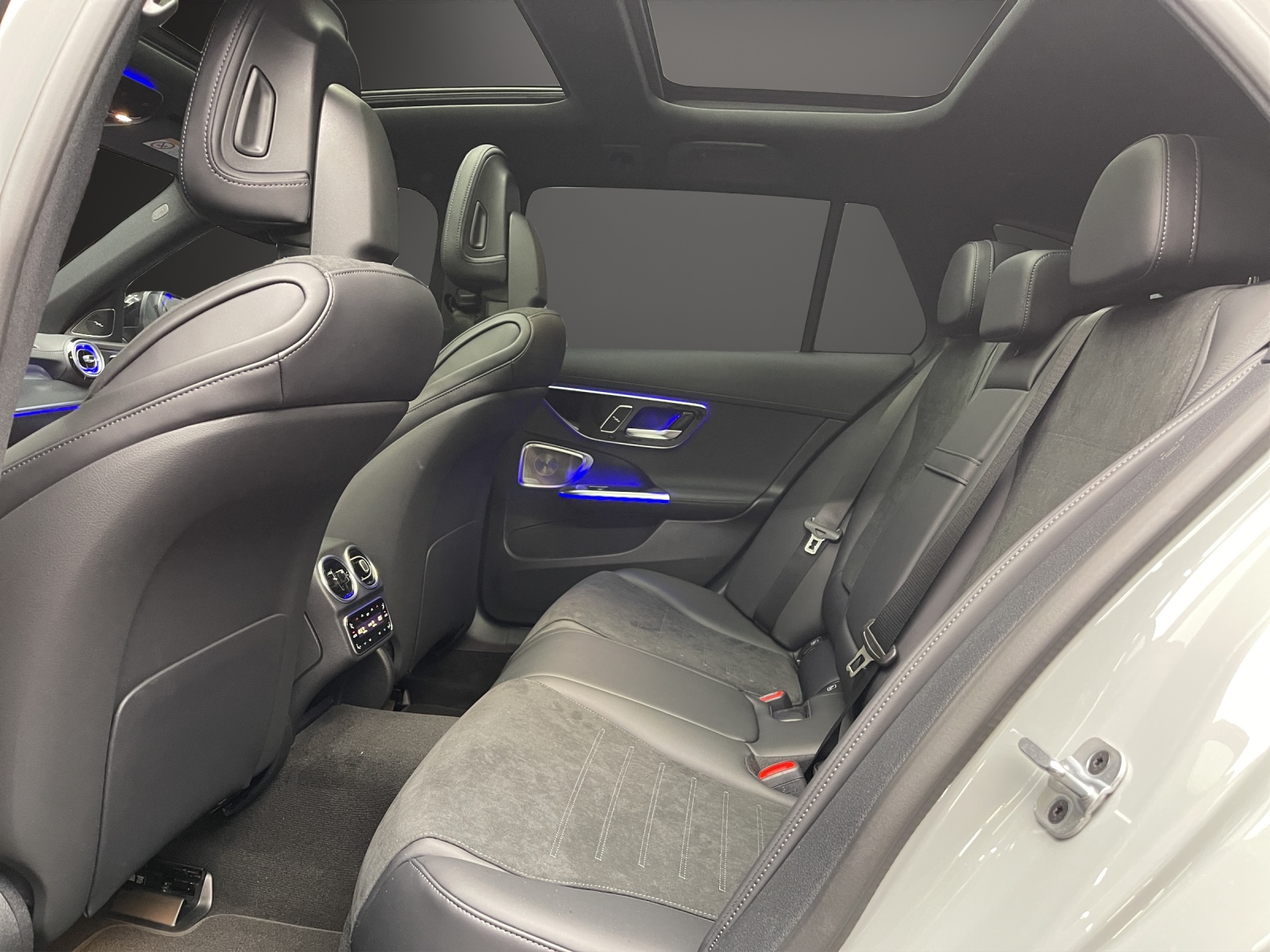 MERCEDES-BENZ C 300 4MATIC T-Modell-image-8