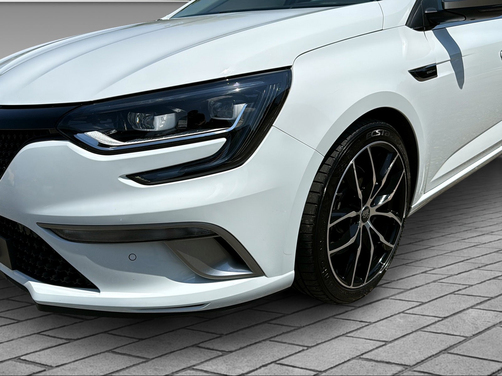 RENAULT Mégane Grandtour 1.6 TCe 205 GT EDC-showroom-element-1