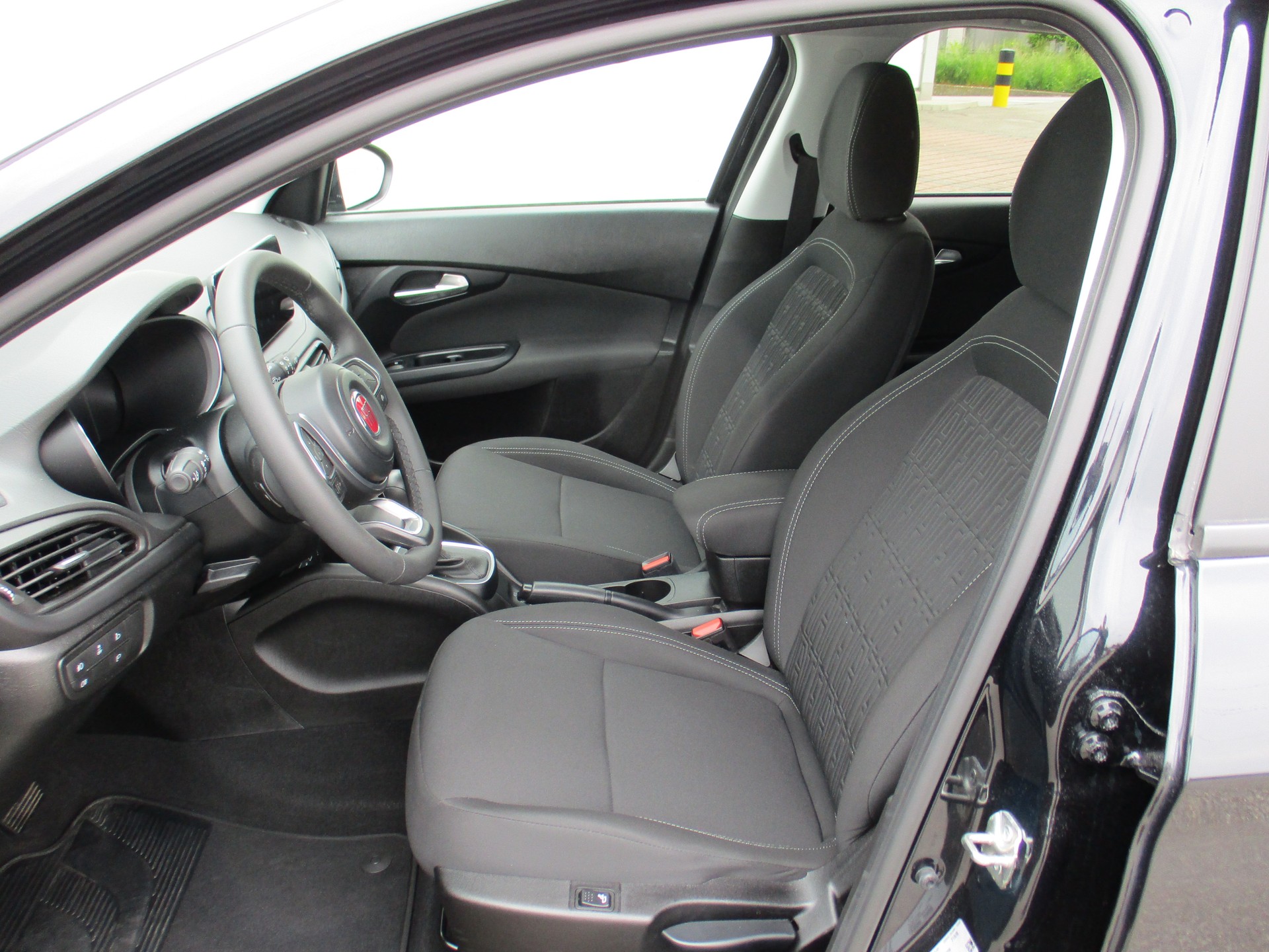 FIAT Tipo SW 1.5 MHEV Swiss Edition (Kombi)-image-8