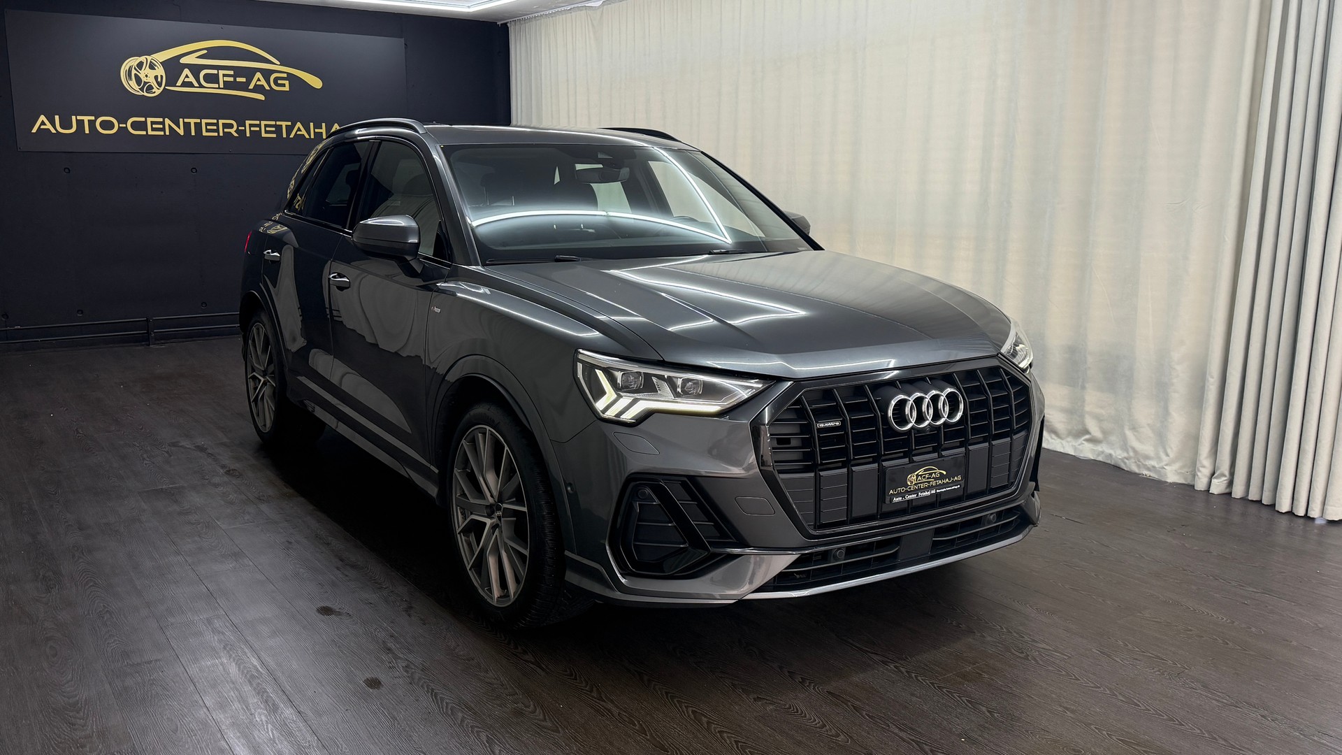 AUDI Q3 40 TFSI S line quattro S-tronic-showroom-element-2
