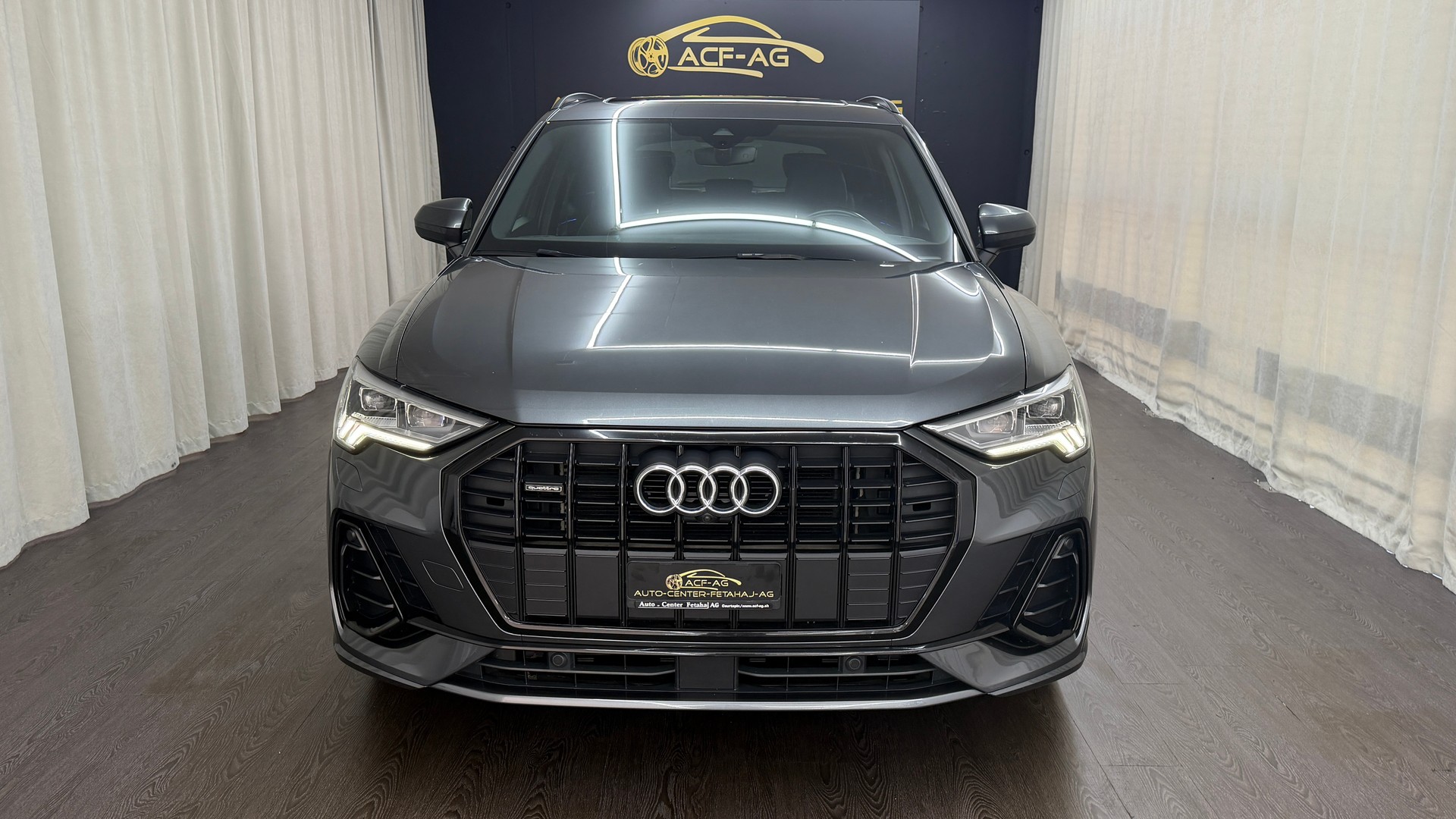 AUDI Q3 40 TFSI S line quattro S-tronic-showroom-element-1