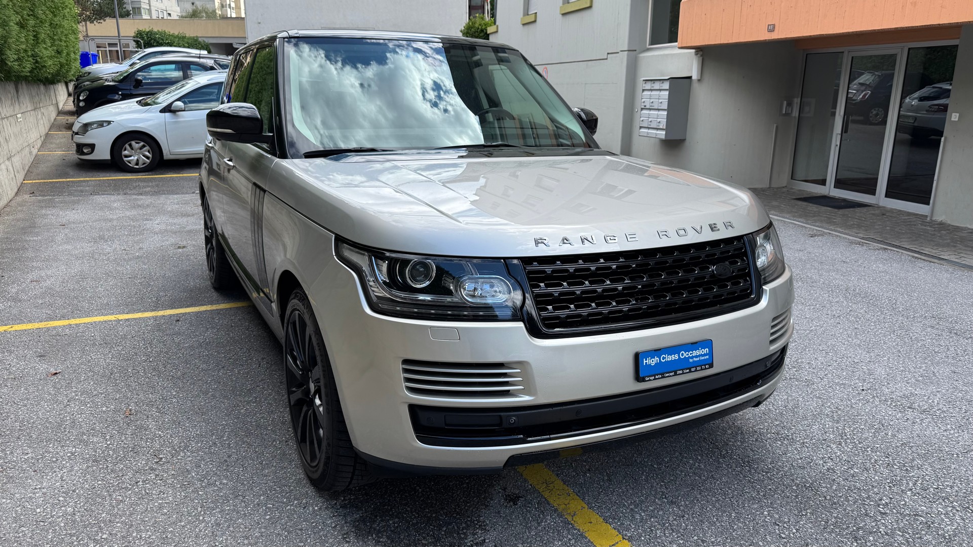 LAND ROVER Range Rover 3.0 TDV6 HSE Automatic-showroom-element-1