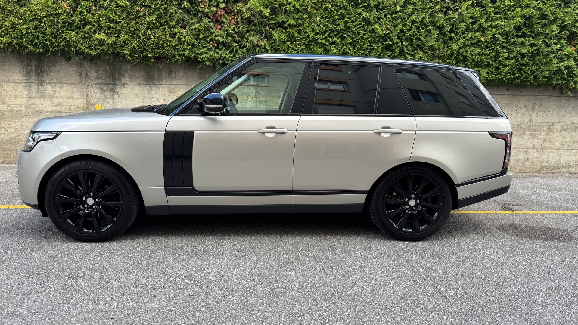 LAND ROVER Range Rover 3.0 TDV6 HSE Automatic-showroom-element-3